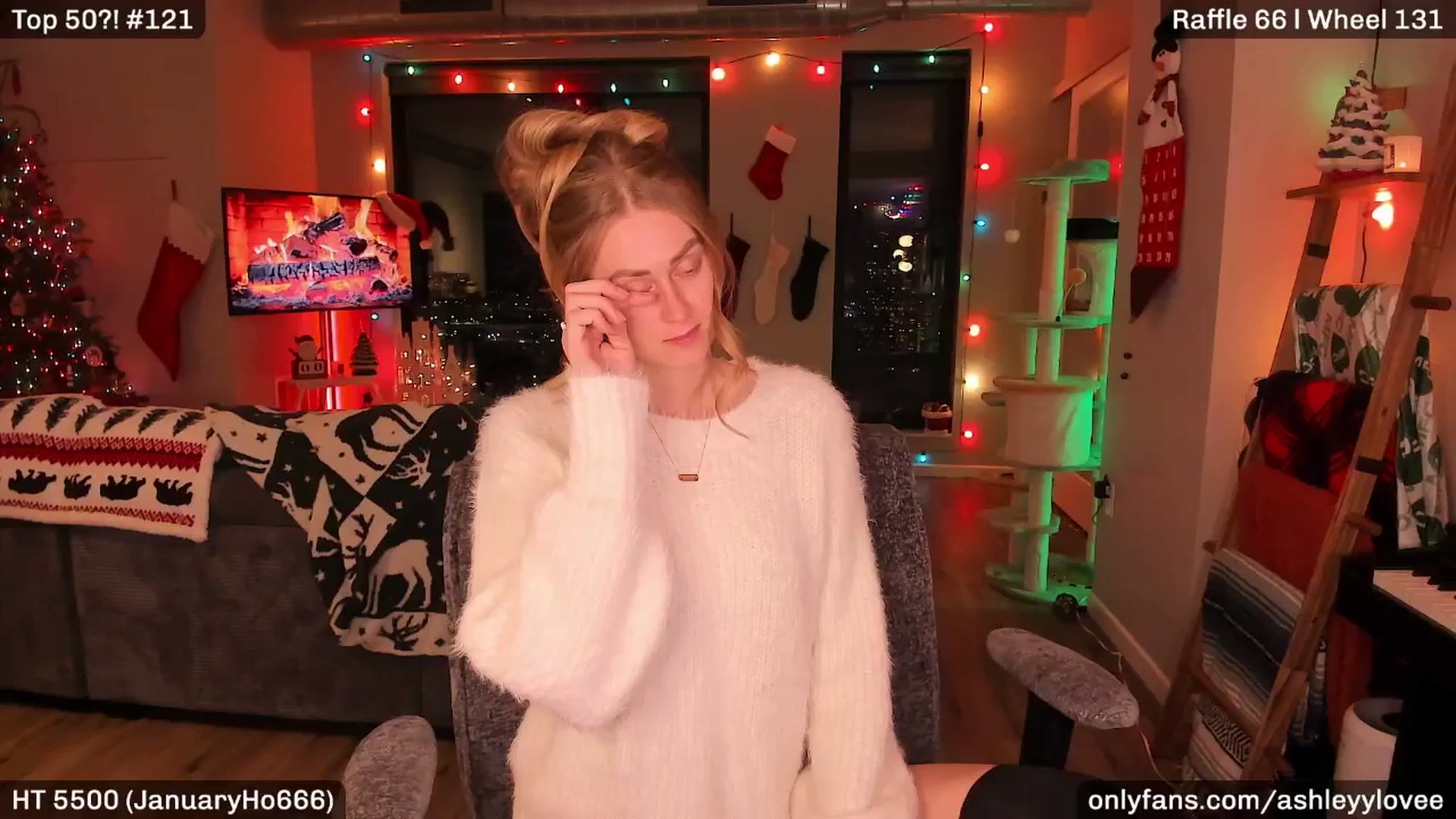 Gallery image thumbnail from AshleyyLovee's myfreecams stream on, 01/03/2026, 24:40 image 17 of 20