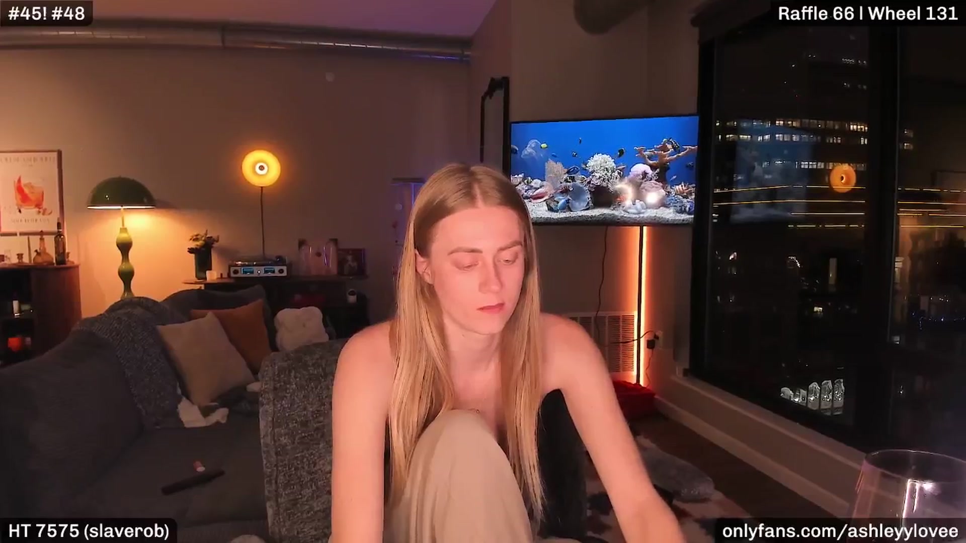 Gallery image thumbnail from AshleyyLovee's myfreecams stream on, 01/13/2026, 02:06 image 12 of 20