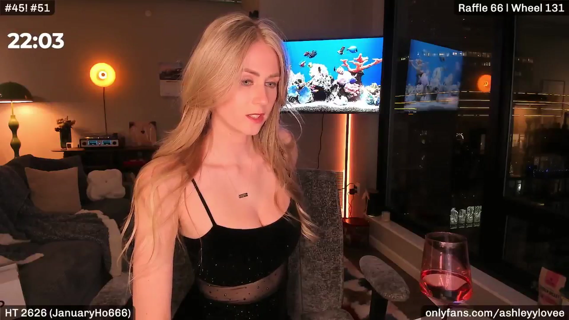 Gallery image thumbnail from AshleyyLovee's myfreecams stream on, 01/17/2026, 02:14 image 16 of 20
