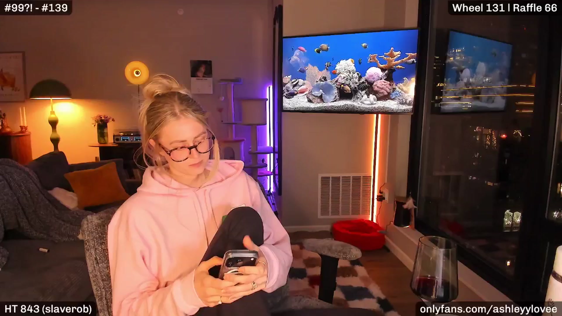 Gallery image thumbnail from AshleyyLovee's myfreecams stream on, 02/10/2026, 02:11 image 12 of 20