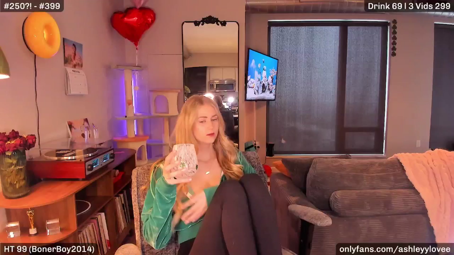 Gallery image thumbnail from AshleyyLovee's myfreecams stream on, 03/06/2026, 22:15 image 11 of 20