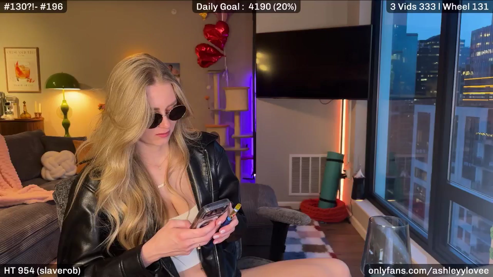 Gallery image thumbnail from AshleyyLovee's myfreecams stream on, 03/31/2026, 01:05 image 18 of 20