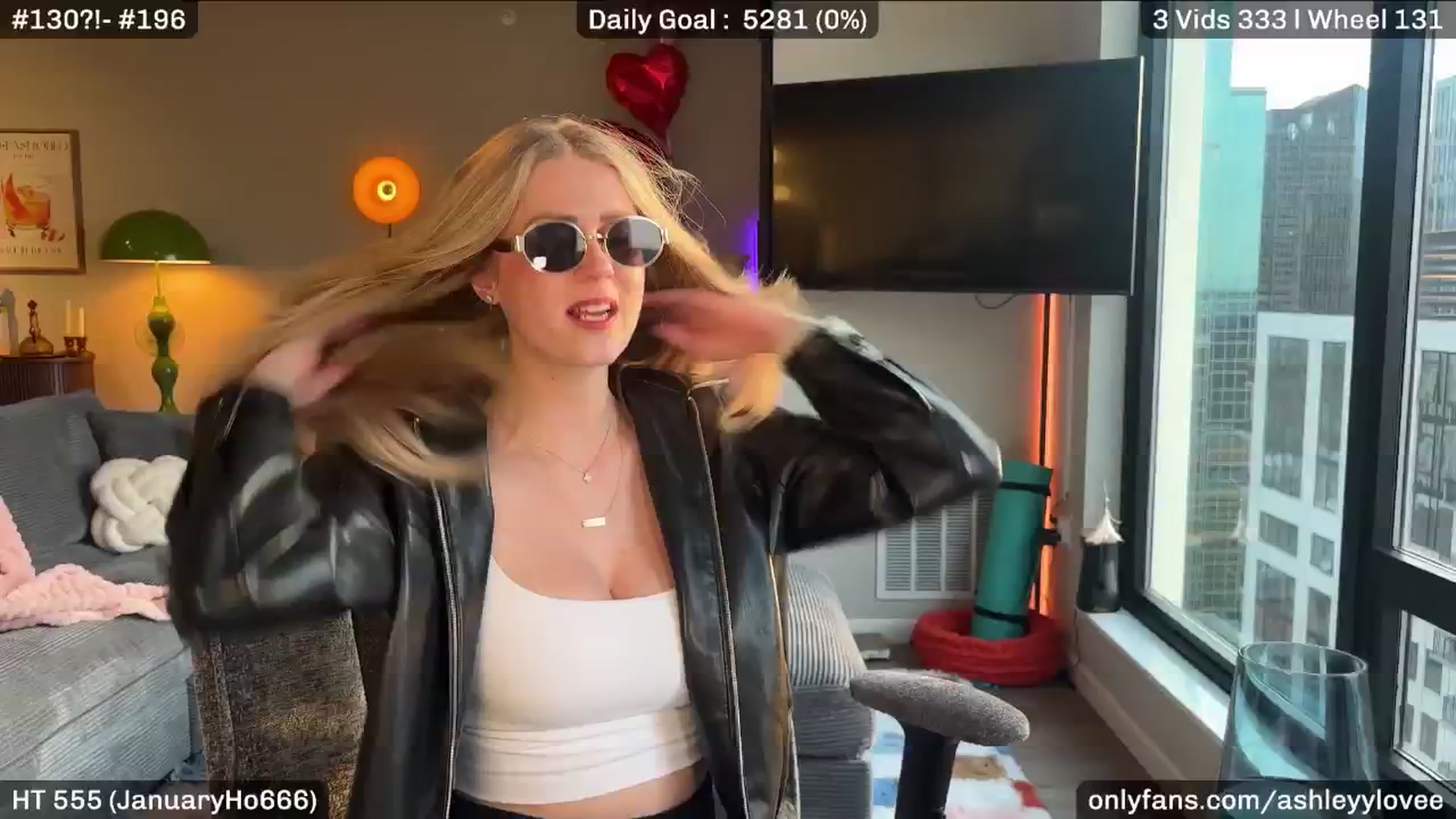 Gallery image thumbnail from AshleyyLovee's myfreecams stream on, 03/31/2026, 01:05 image 6 of 20