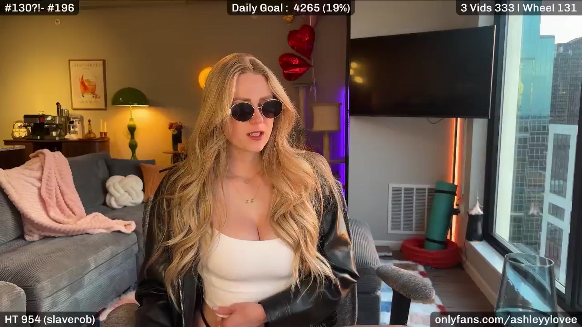 Gallery image thumbnail from AshleyyLovee's myfreecams stream on, 03/31/2026, 01:05 image 11 of 20