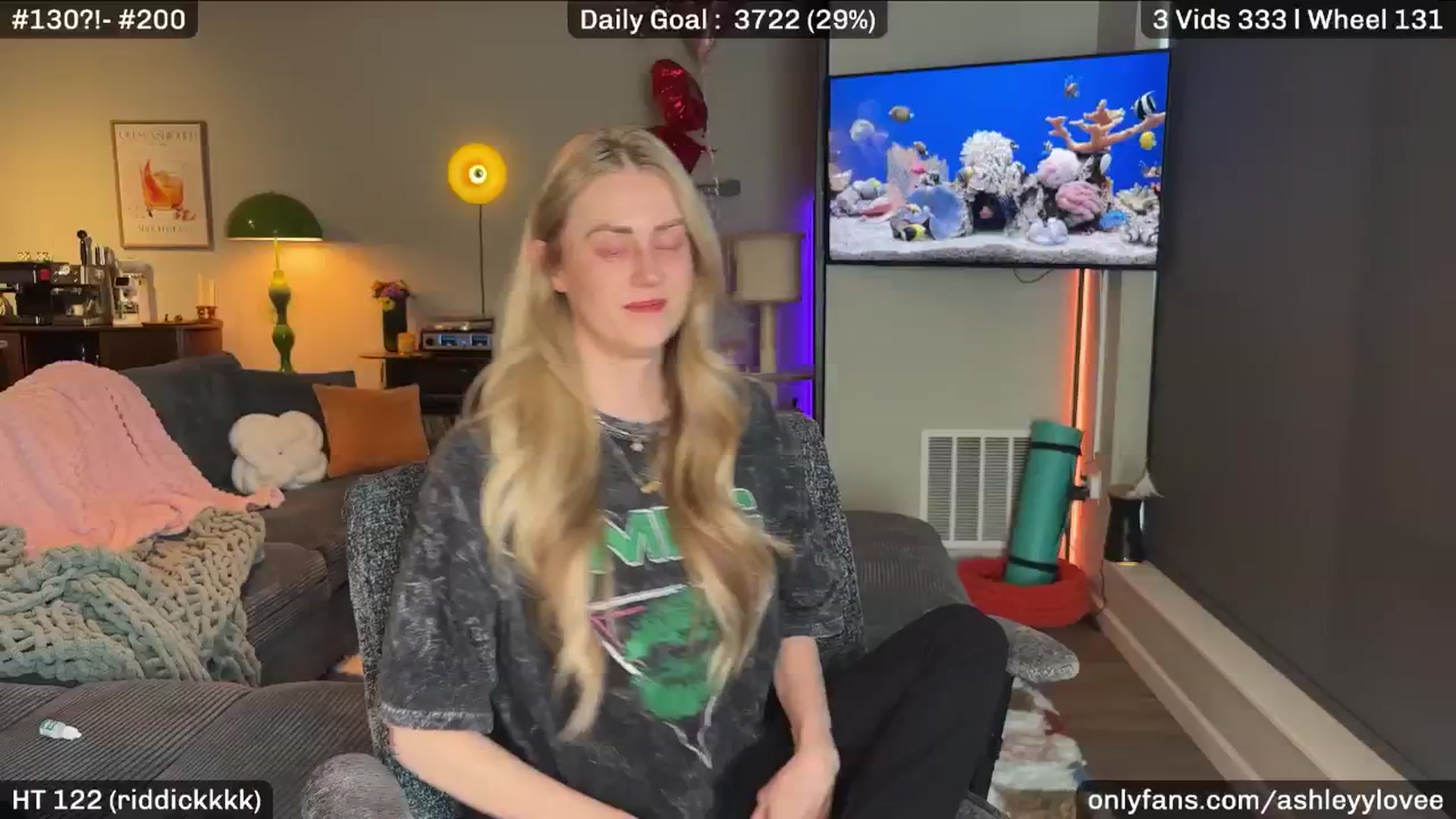 Gallery image thumbnail from AshleyyLovee's myfreecams stream on, 03/31/2026, 23:04 image 11 of 20