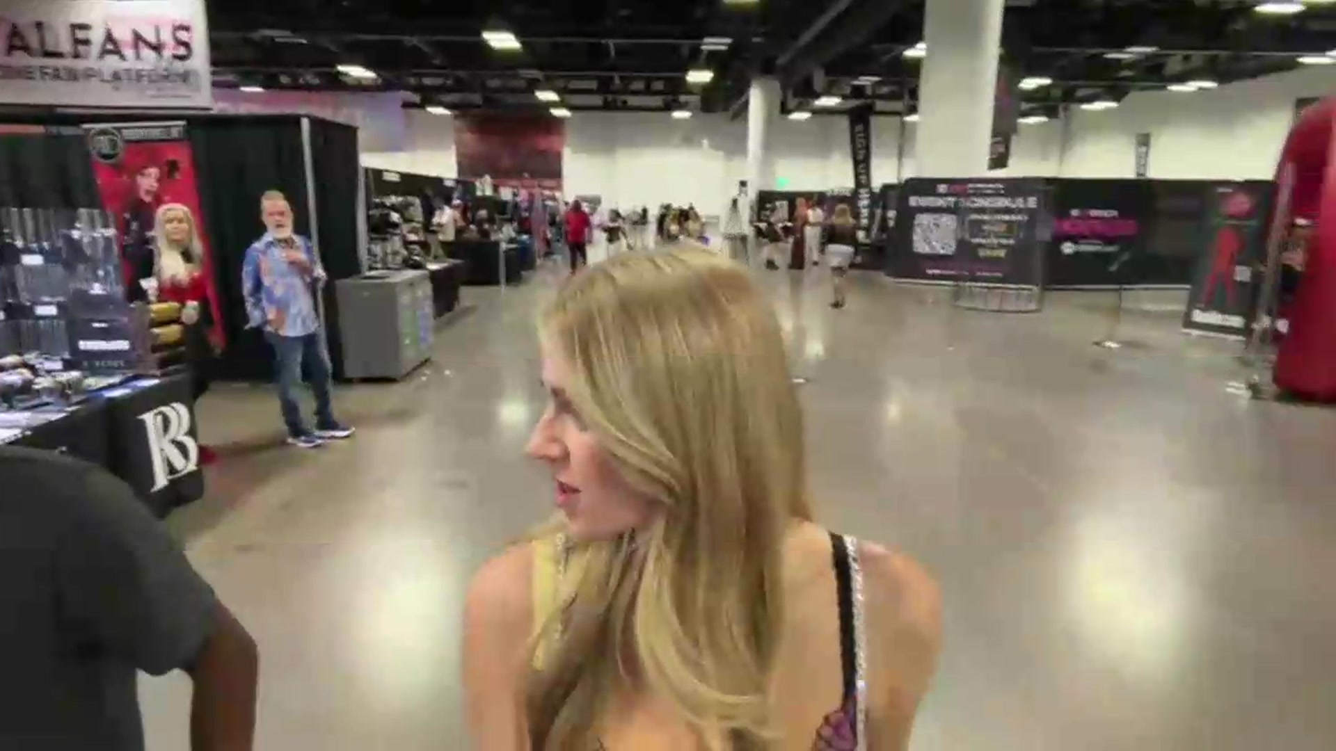 Gallery image thumbnail from AshleyyLovee's myfreecams stream on, 06/27/2026, 03:50 image 8 of 20