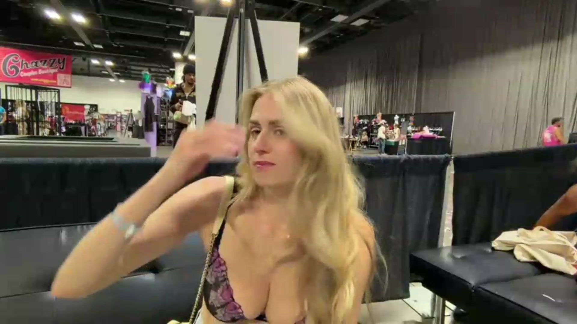 Gallery image thumbnail from AshleyyLovee's myfreecams stream on, 06/27/2026, 03:50 image 12 of 20