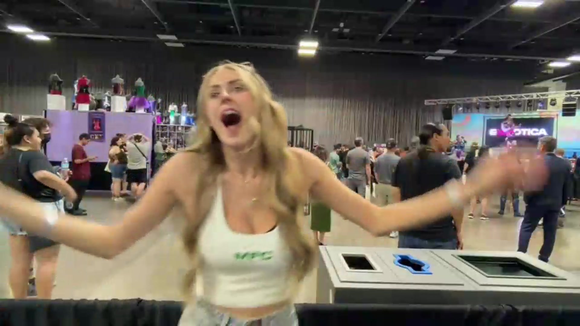 Gallery image thumbnail from AshleyyLovee's myfreecams stream on, 06/27/2026, 23:19 image 5 of 20