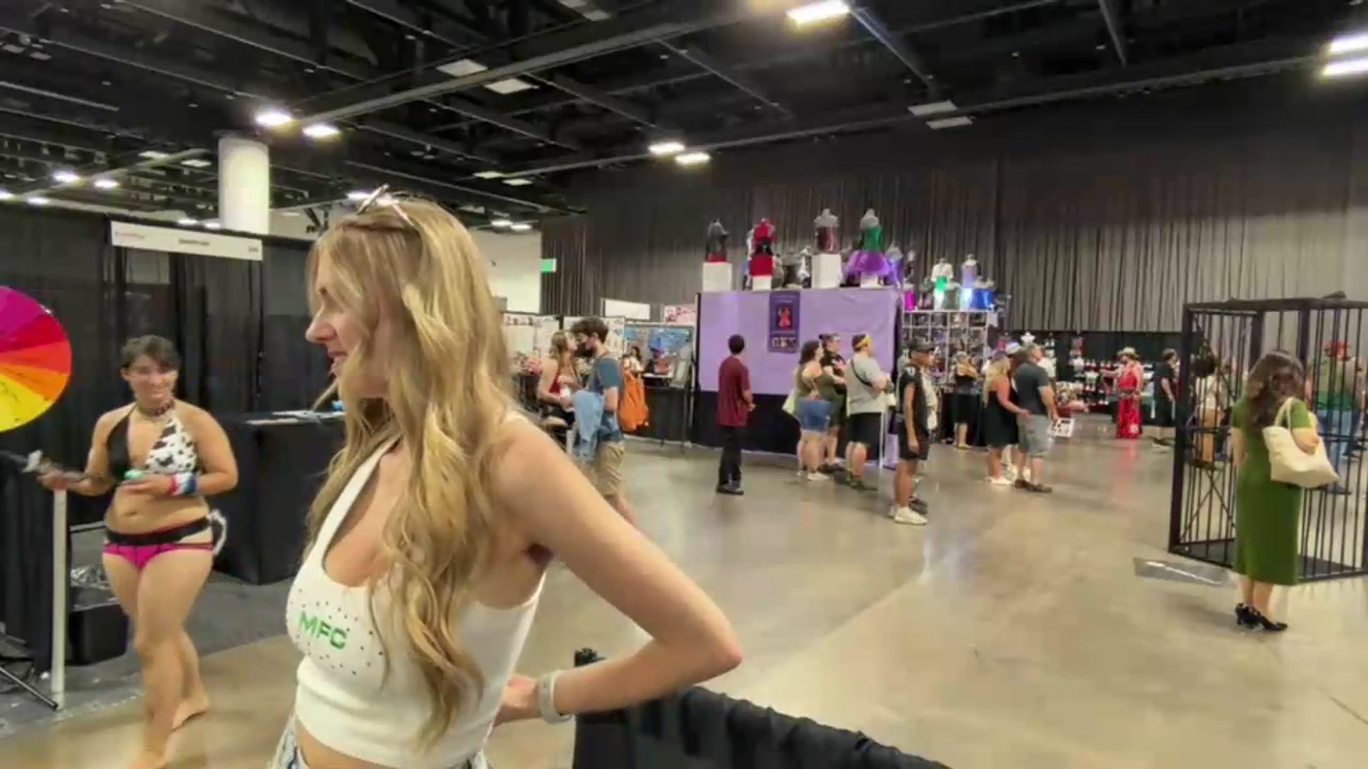 Gallery image thumbnail from AshleyyLovee's myfreecams stream on, 06/27/2026, 23:19 image 4 of 20