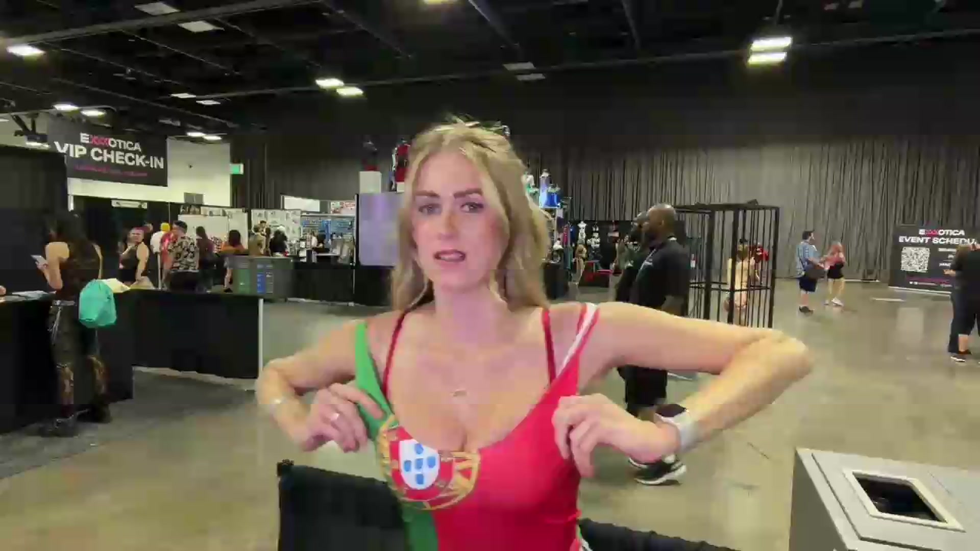 Gallery image thumbnail from AshleyyLovee's myfreecams stream on, 06/27/2026, 23:19 image 19 of 20