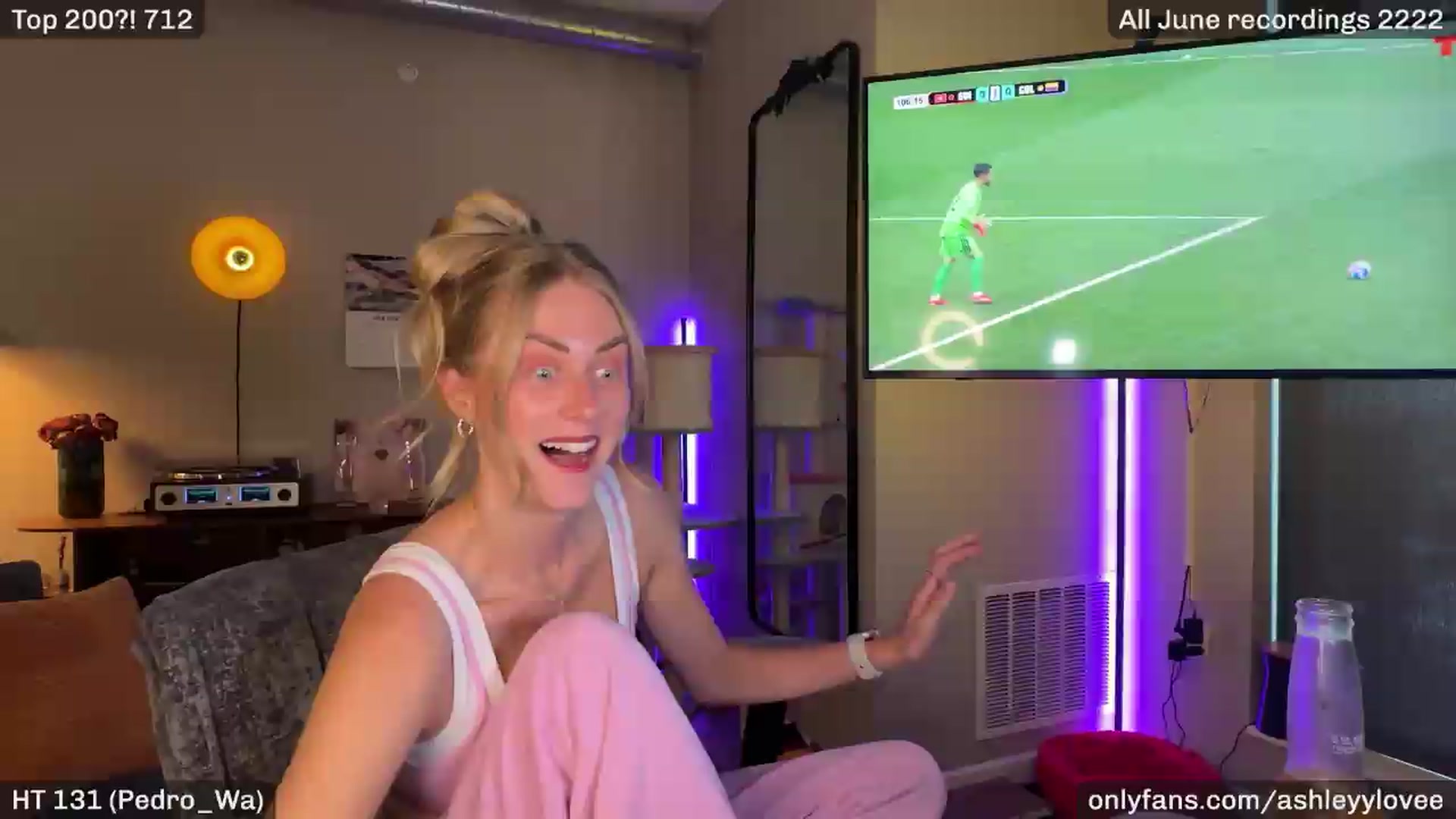 Gallery image thumbnail from AshleyyLovee's myfreecams stream on, 07/07/2026, 23:07 image 14 of 20