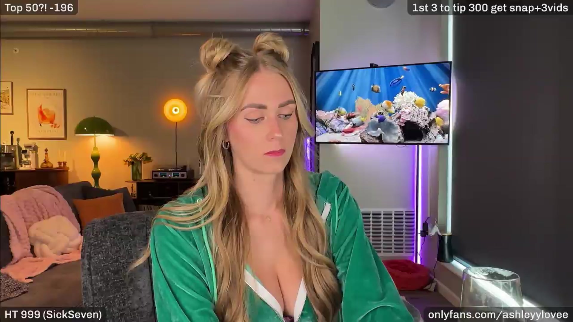Gallery image thumbnail from AshleyyLovee's myfreecams stream on, 08/01/2026, 21:35 image 10 of 20