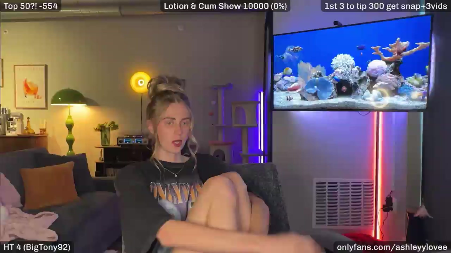 Gallery image thumbnail from AshleyyLovee's myfreecams stream on, 08/03/2026, 23:35 image 15 of 20