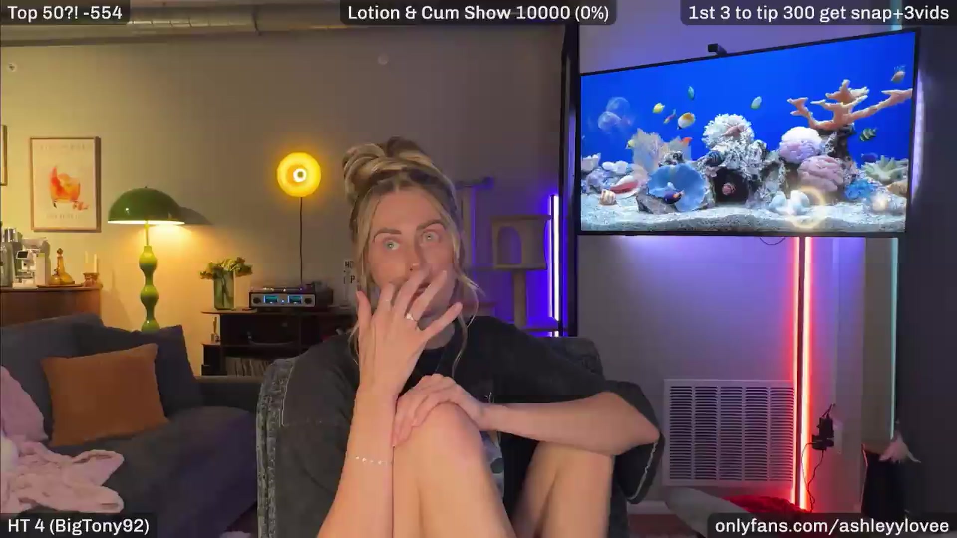 Gallery image thumbnail from AshleyyLovee's myfreecams stream on, 08/03/2026, 23:35 image 12 of 20