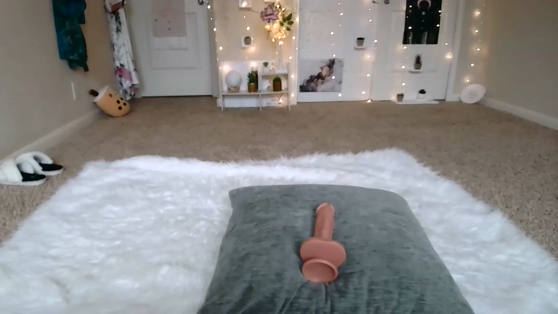 Gallery image thumbnail from Ashlie_Lotus's myfreecams stream on, 11/20/2022, 24:53 image 4 of 20