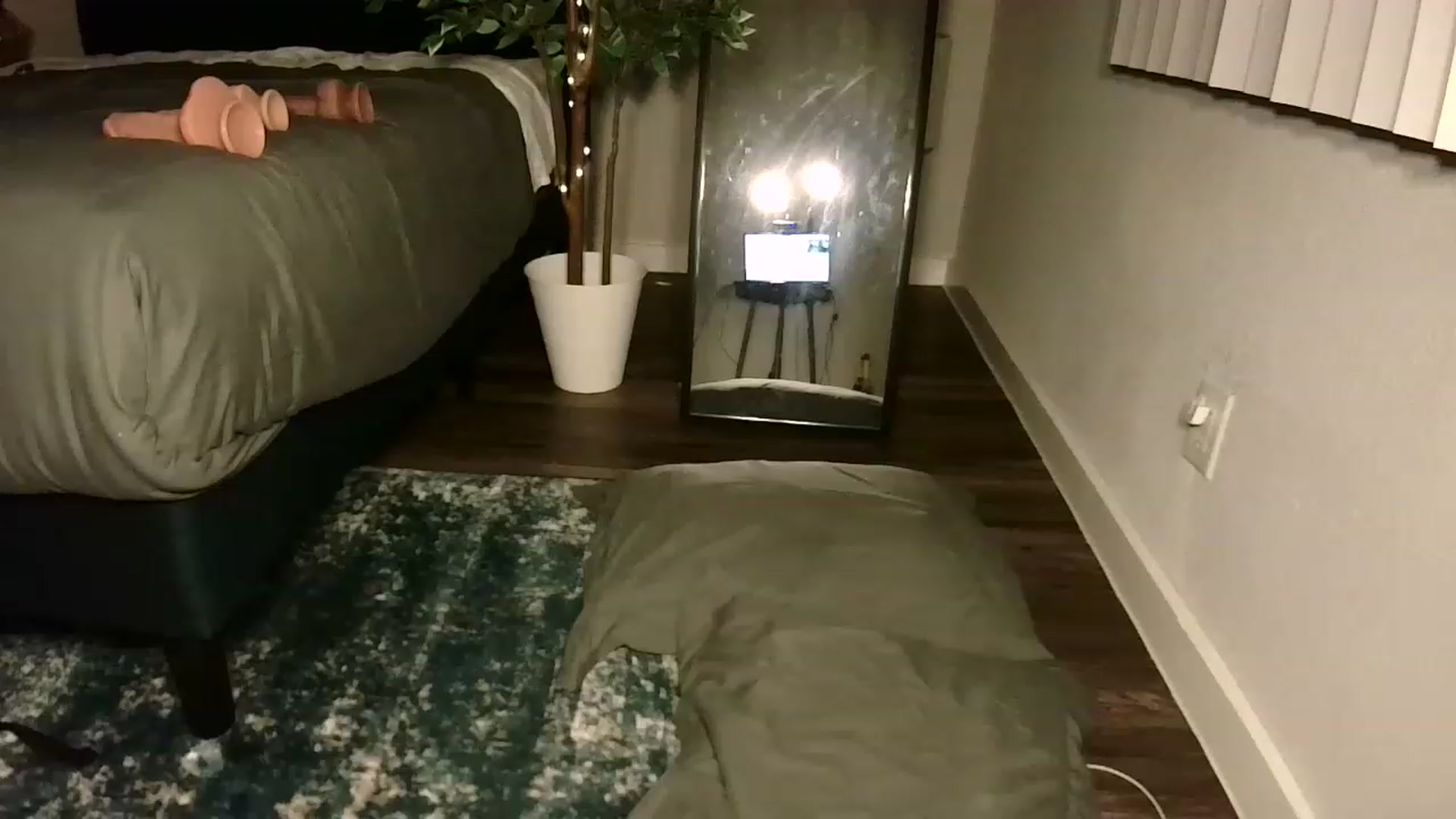 Gallery image thumbnail from Ashlie_Lotus's myfreecams stream on, 02/16/2023, 03:12 image 14 of 20