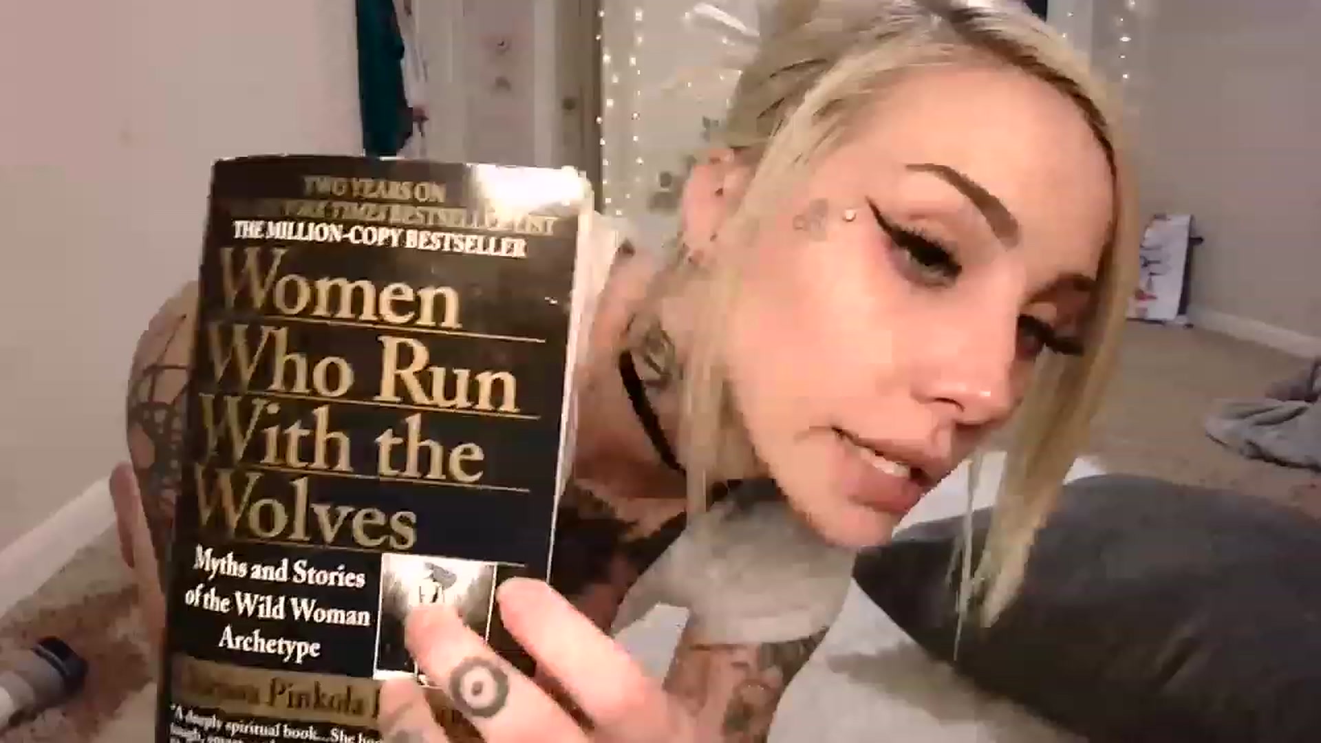 Gallery image thumbnail from Ashlie_Lotus's myfreecams stream on, 02/28/2023, 01:12 image 2 of 20