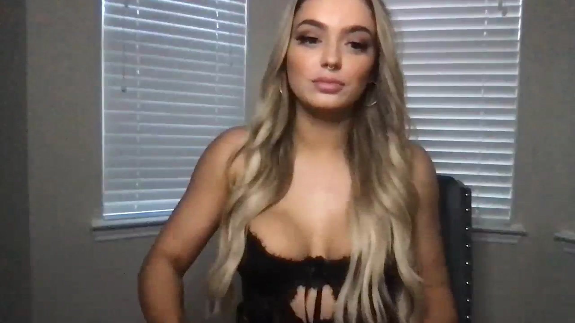 Gallery image thumbnail from AshlyAnderson's myfreecams stream on, 08/09/2023, 24:44 image 18 of 20