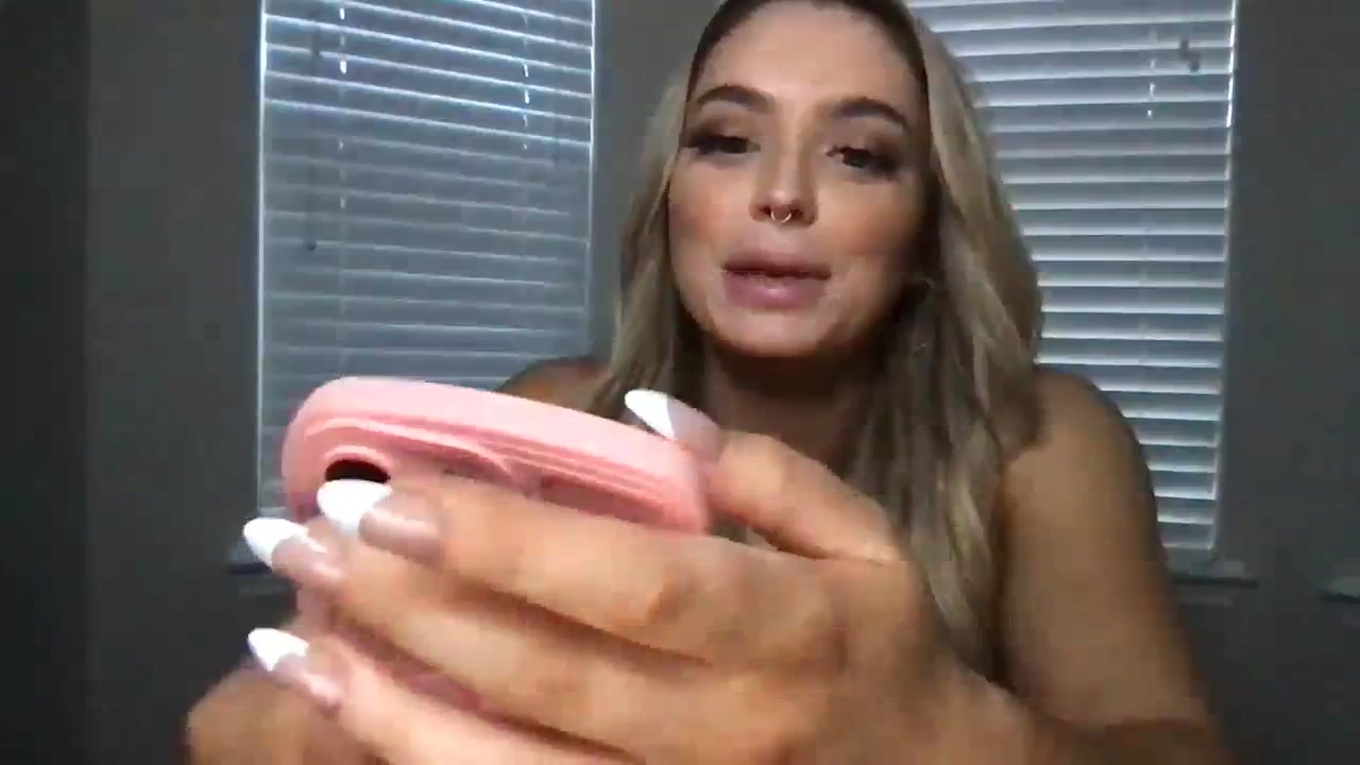 Gallery image thumbnail from AshlyAnderson's myfreecams stream on, 08/09/2023, 24:44 image 12 of 20