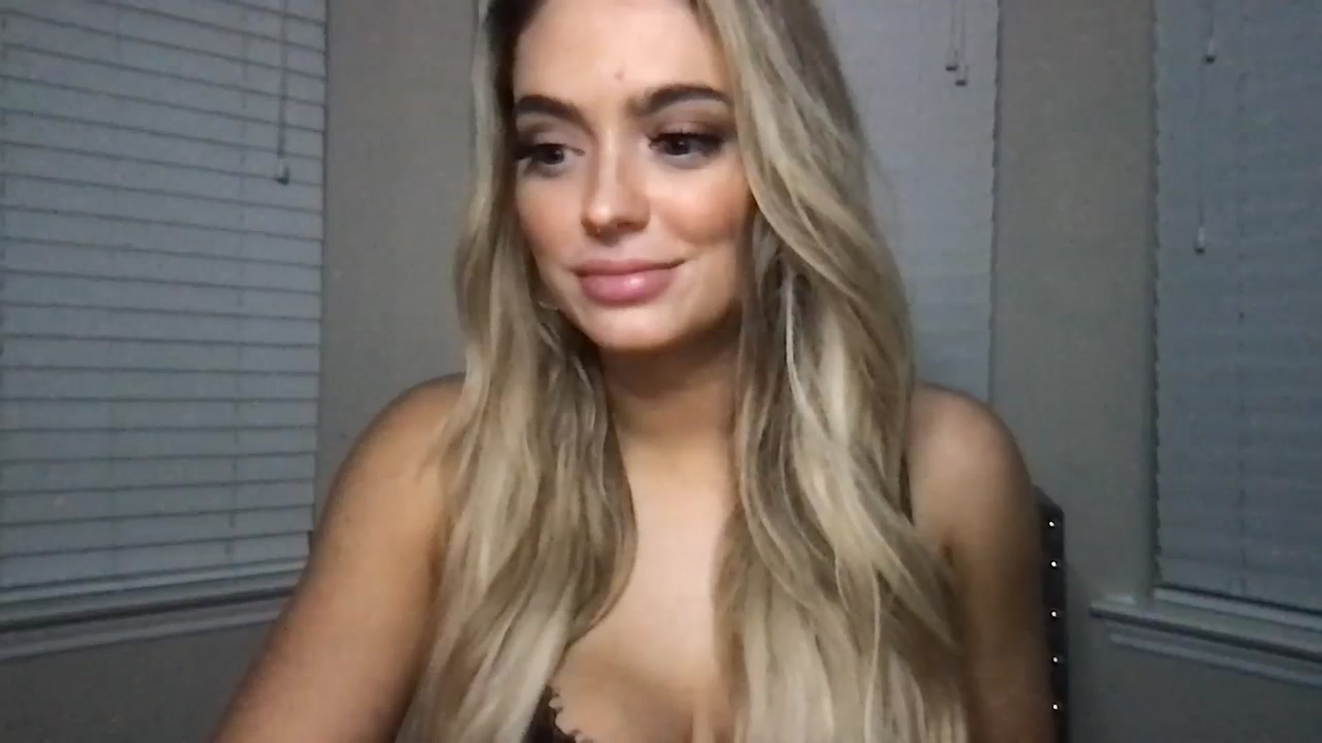 Gallery image thumbnail from AshlyAnderson's myfreecams stream on, 08/09/2023, 02:07 image 9 of 20