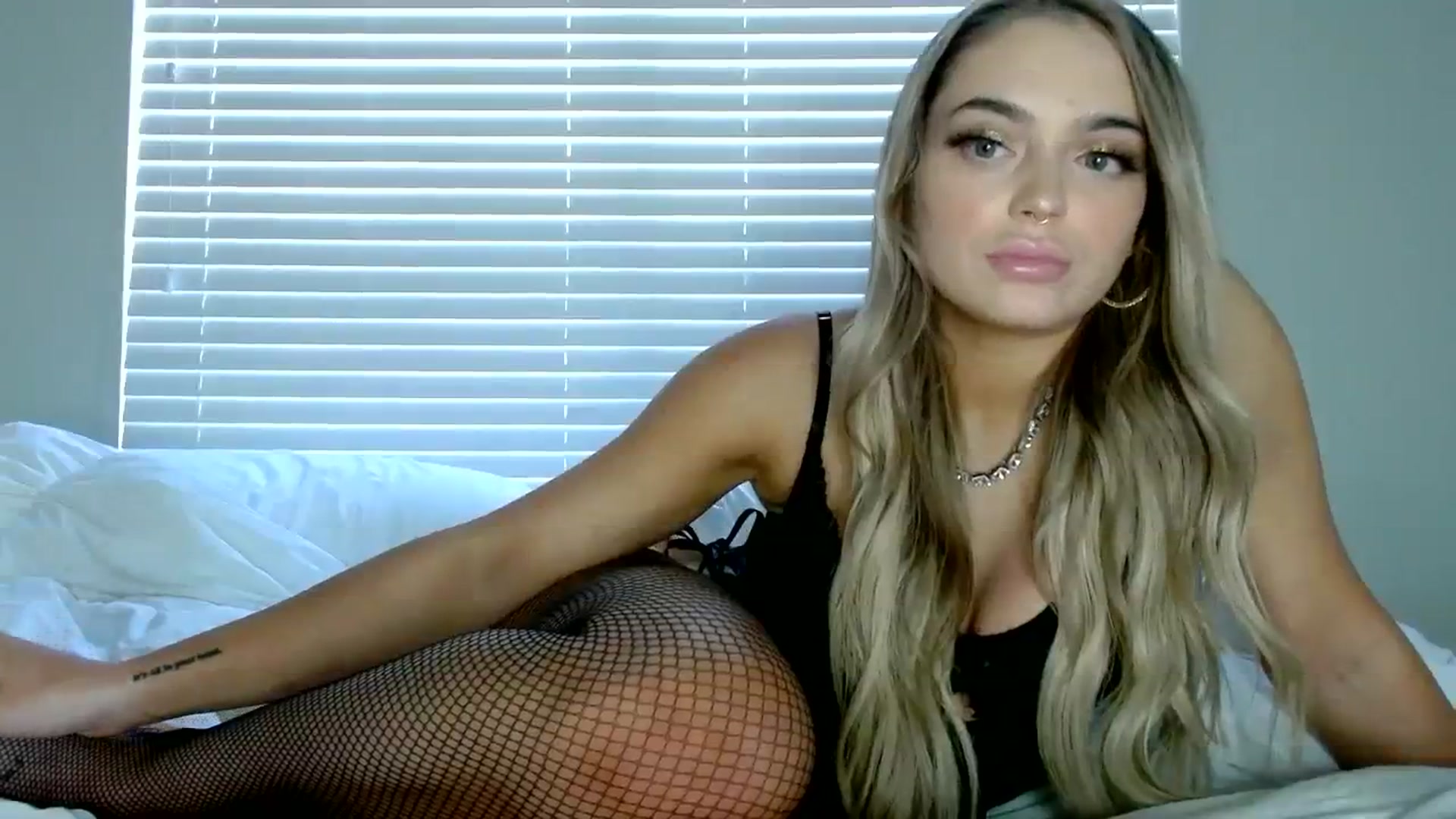 Gallery image thumbnail from AshlyAnderson's myfreecams stream on, 08/12/2023, 24:00 image 6 of 20