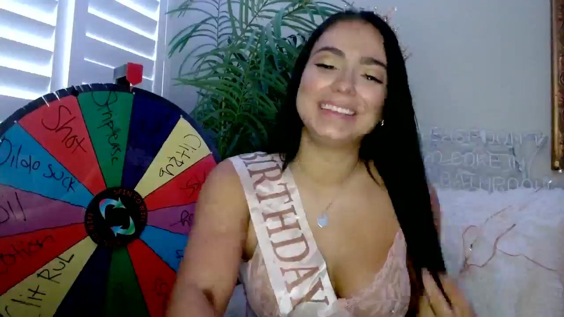Gallery image thumbnail from AshlyAnderson's myfreecams stream on, 07/19/2024, 24:15 image 4 of 20
