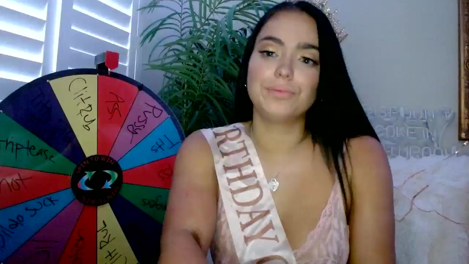 Gallery image thumbnail from AshlyAnderson's myfreecams stream on, 07/19/2024, 24:15 image 5 of 20