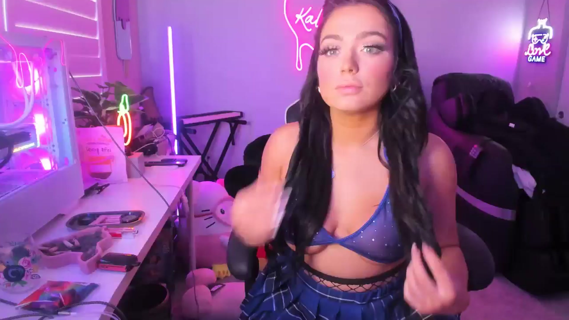 Gallery image thumbnail from AshlyAnderson's myfreecams stream on, 08/03/2024, 17:46 image 1 of 20