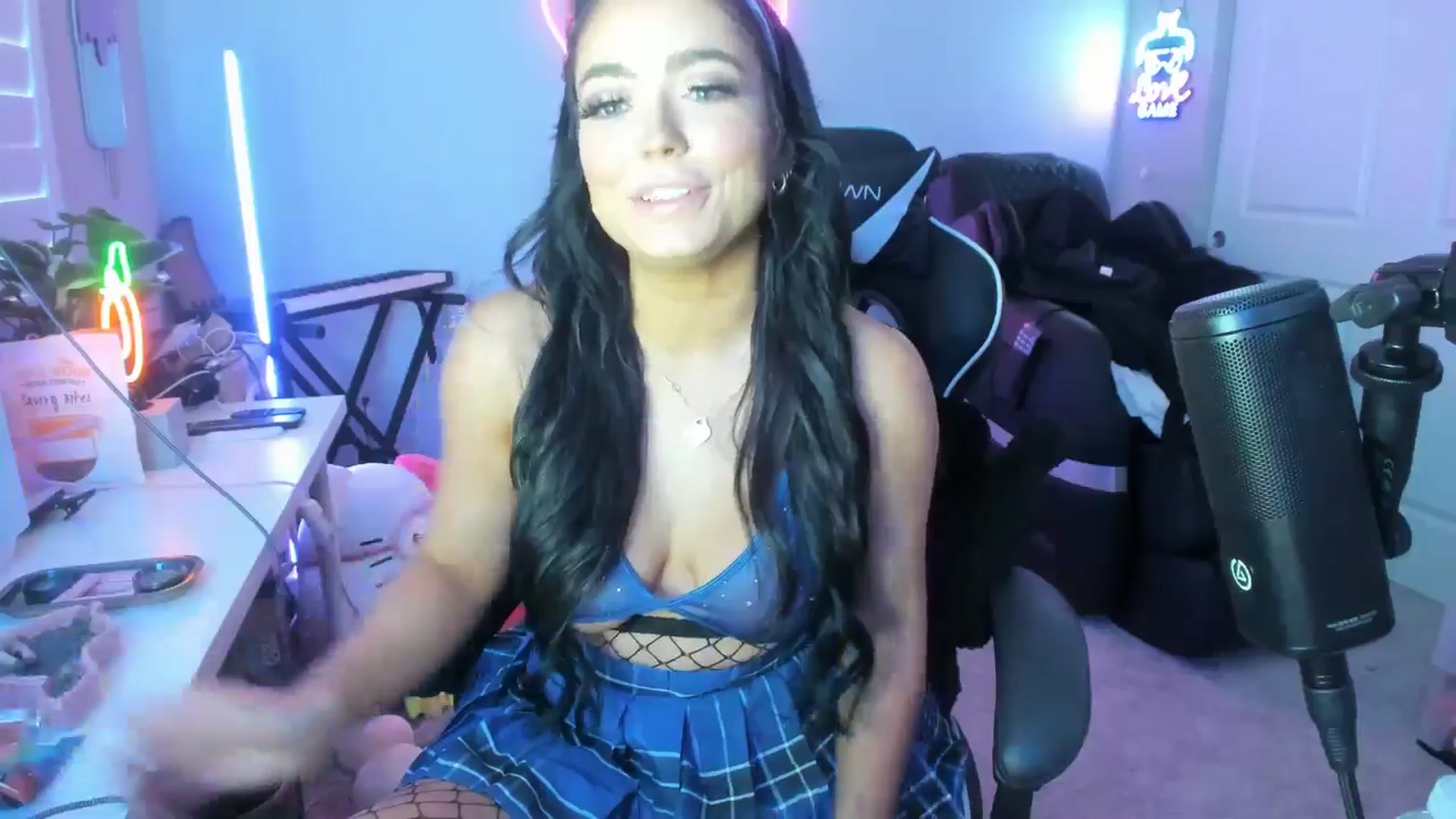 Gallery image thumbnail from AshlyAnderson's myfreecams stream on, 08/03/2024, 18:32 image 10 of 20