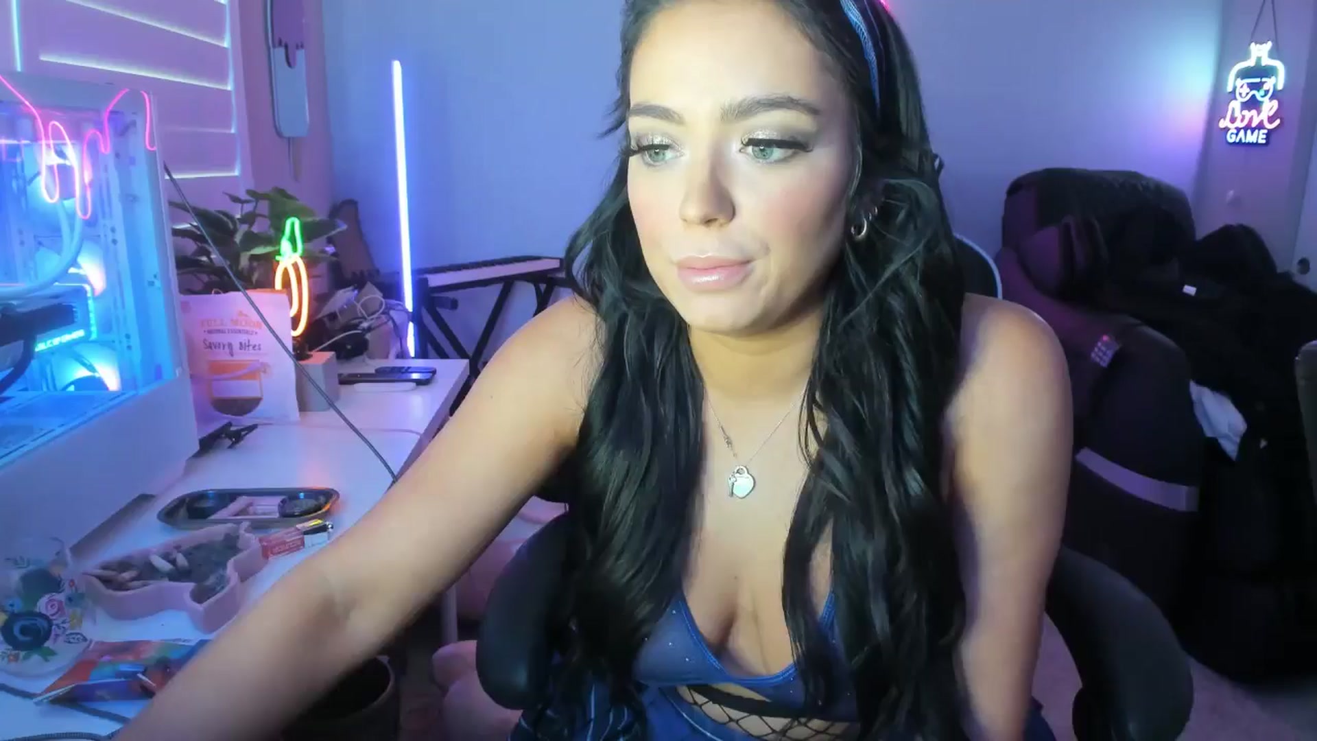 Gallery image thumbnail from AshlyAnderson's myfreecams stream on, 08/03/2024, 18:32 image 1 of 20