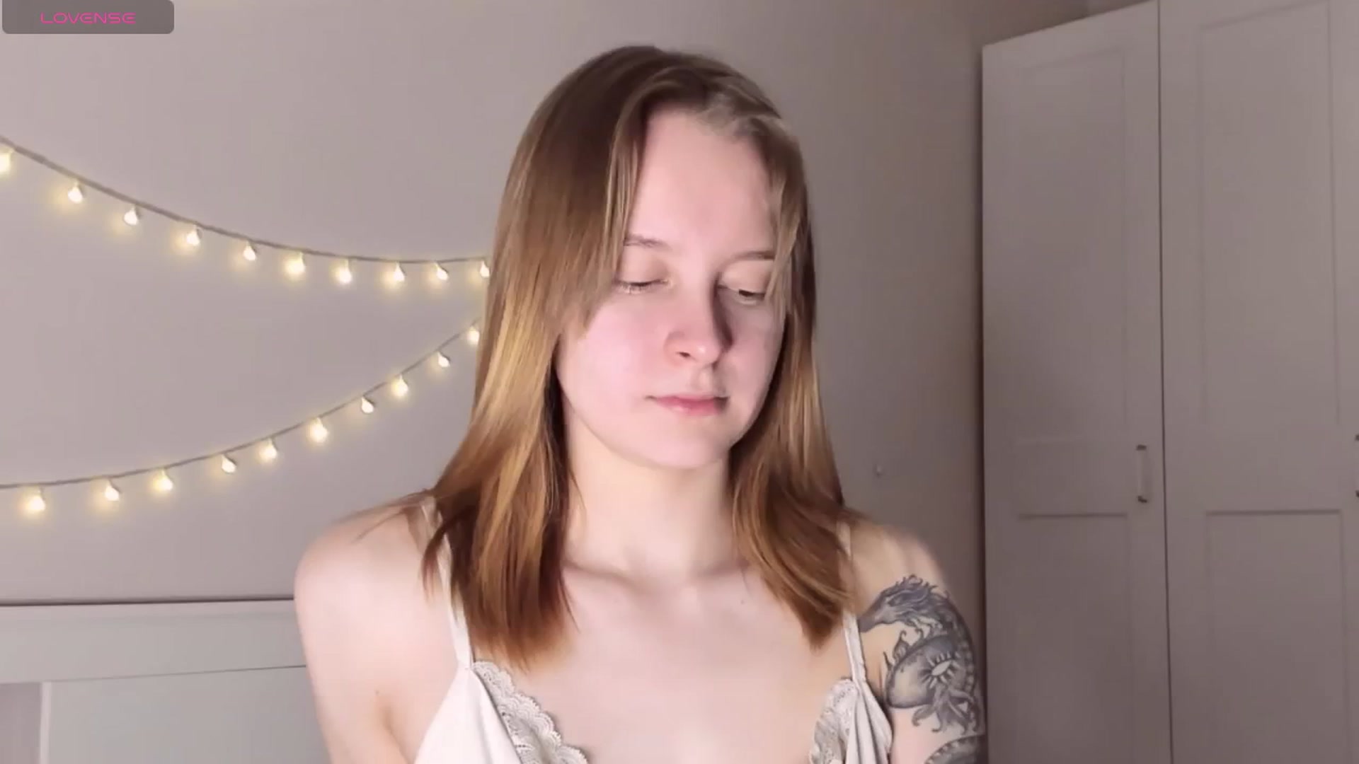 Gallery image thumbnail from AshlyPetite's myfreecams stream on, 12/25/2025, 20:53 image 1 of 20