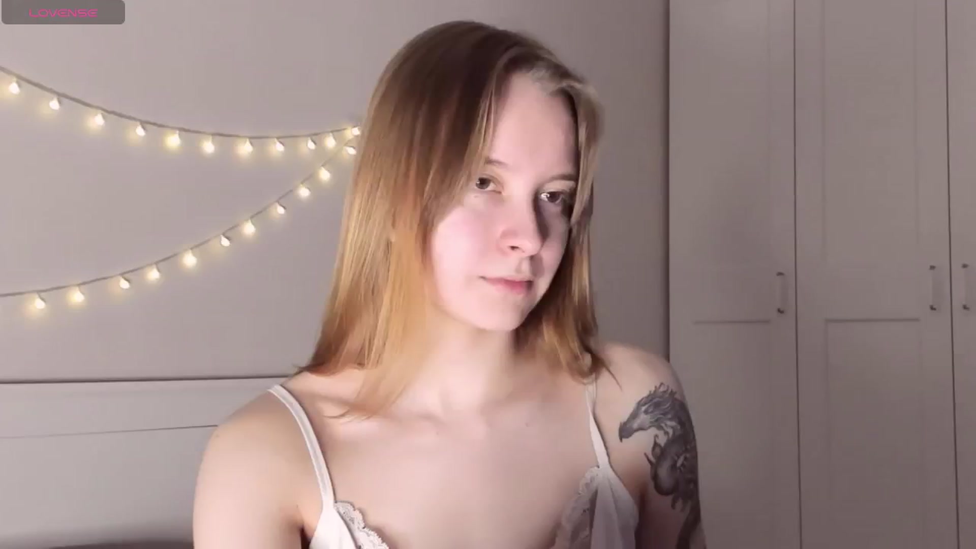 Gallery image thumbnail from AshlyPetite's myfreecams stream on, 12/25/2025, 20:53 image 16 of 20