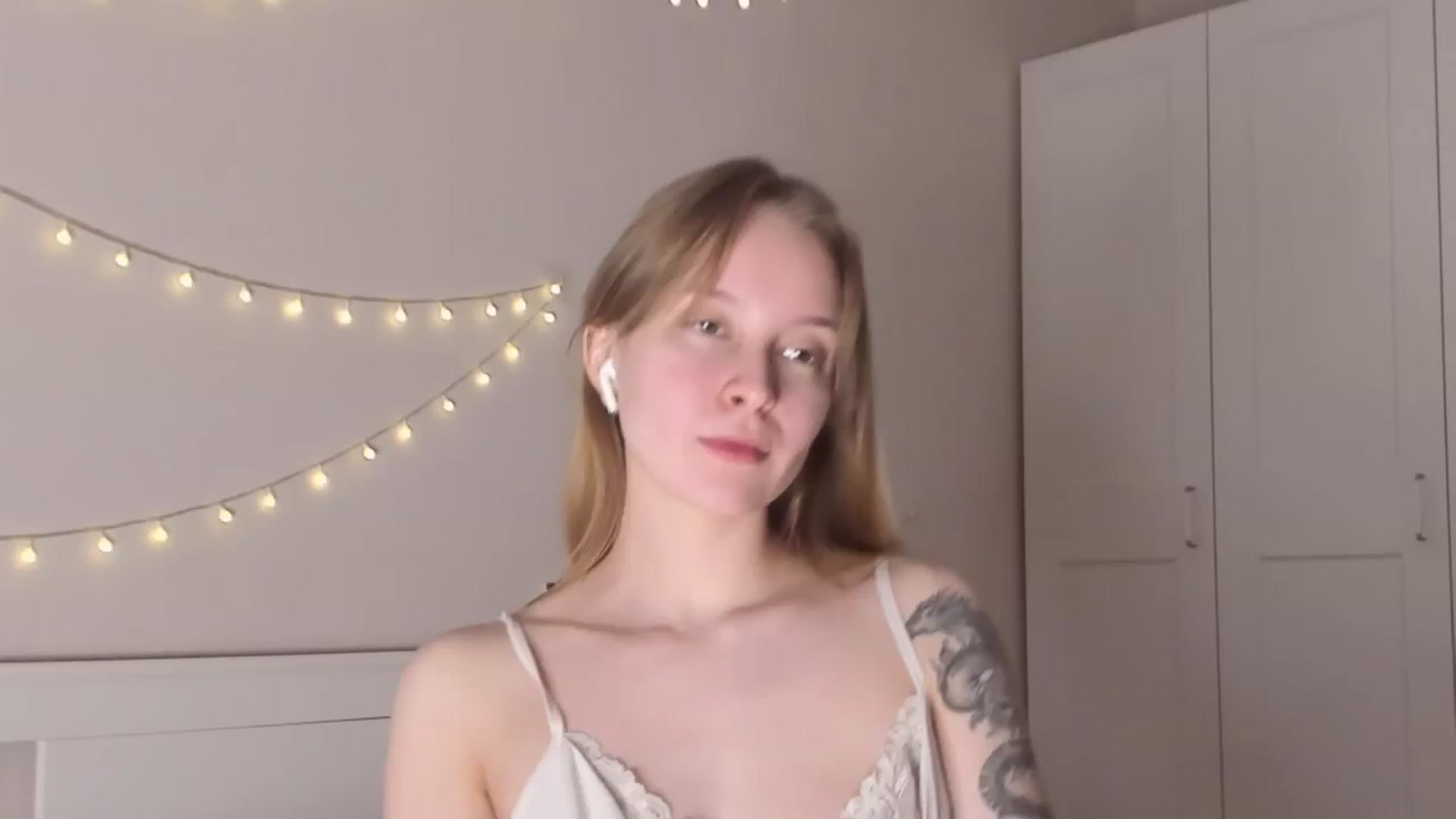 Gallery image thumbnail from AshlyPetite's myfreecams stream on, 01/09/2026, 20:34 image 20 of 20