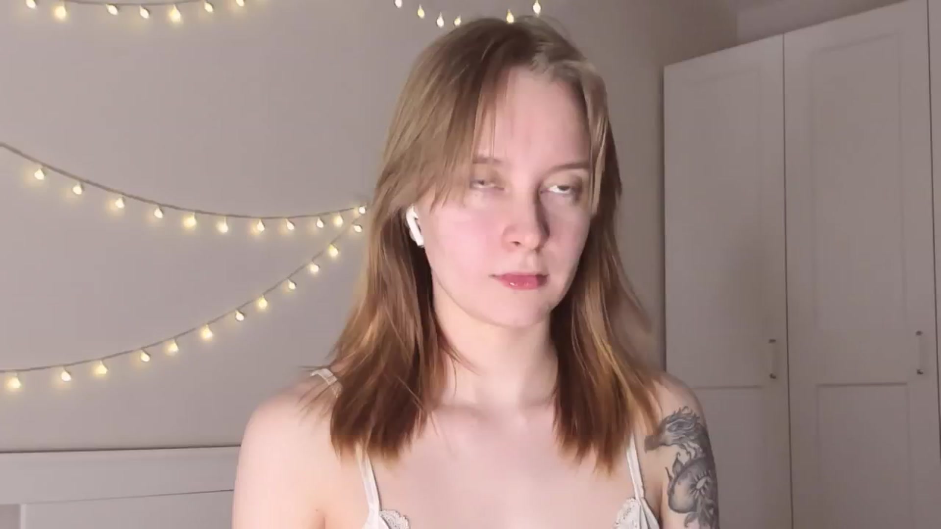 Gallery image thumbnail from AshlyPetite's myfreecams stream on, 01/09/2026, 20:34 image 12 of 20