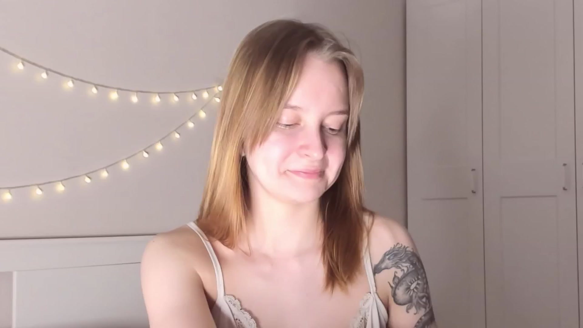 Gallery image thumbnail from AshlyPetite's myfreecams stream on, 01/16/2026, 19:07 image 5 of 20