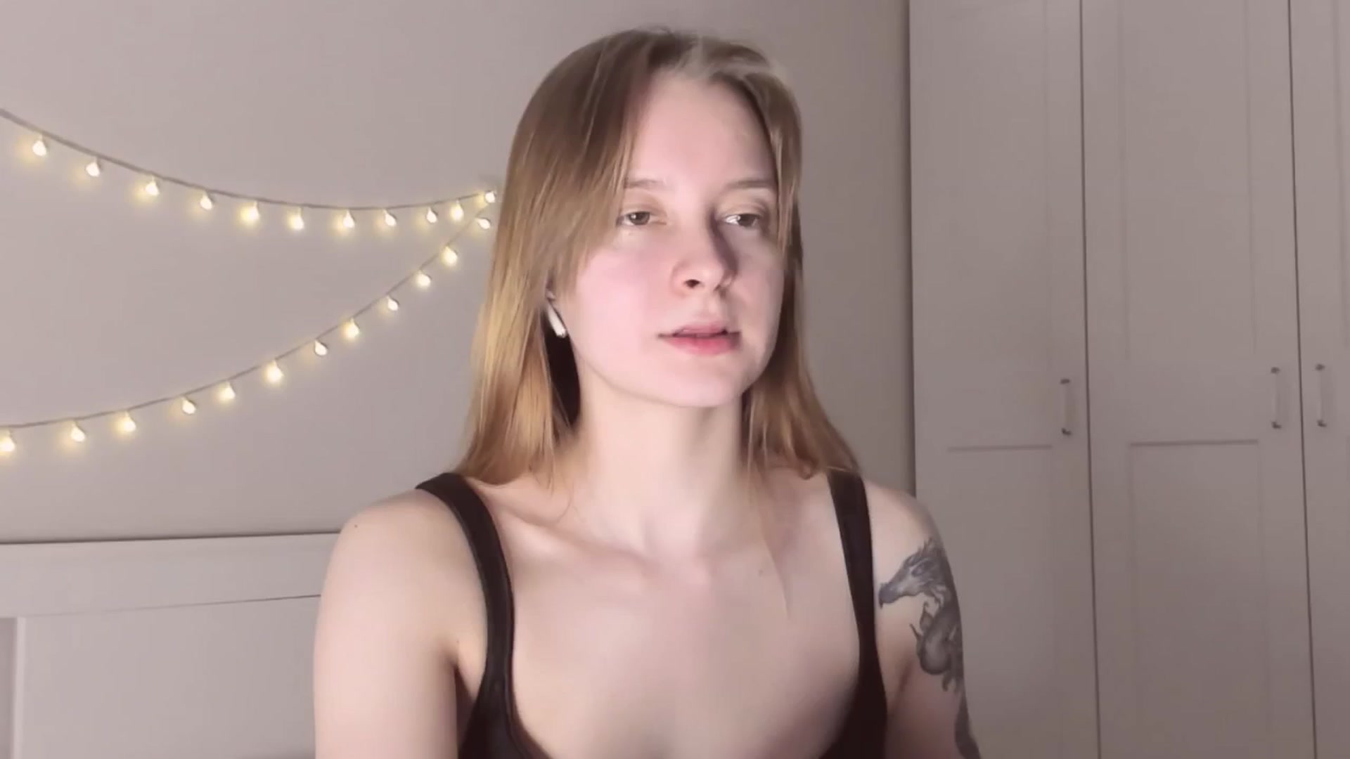 Gallery image thumbnail from AshlyPetite's myfreecams stream on, 01/18/2026, 18:32 image 9 of 20