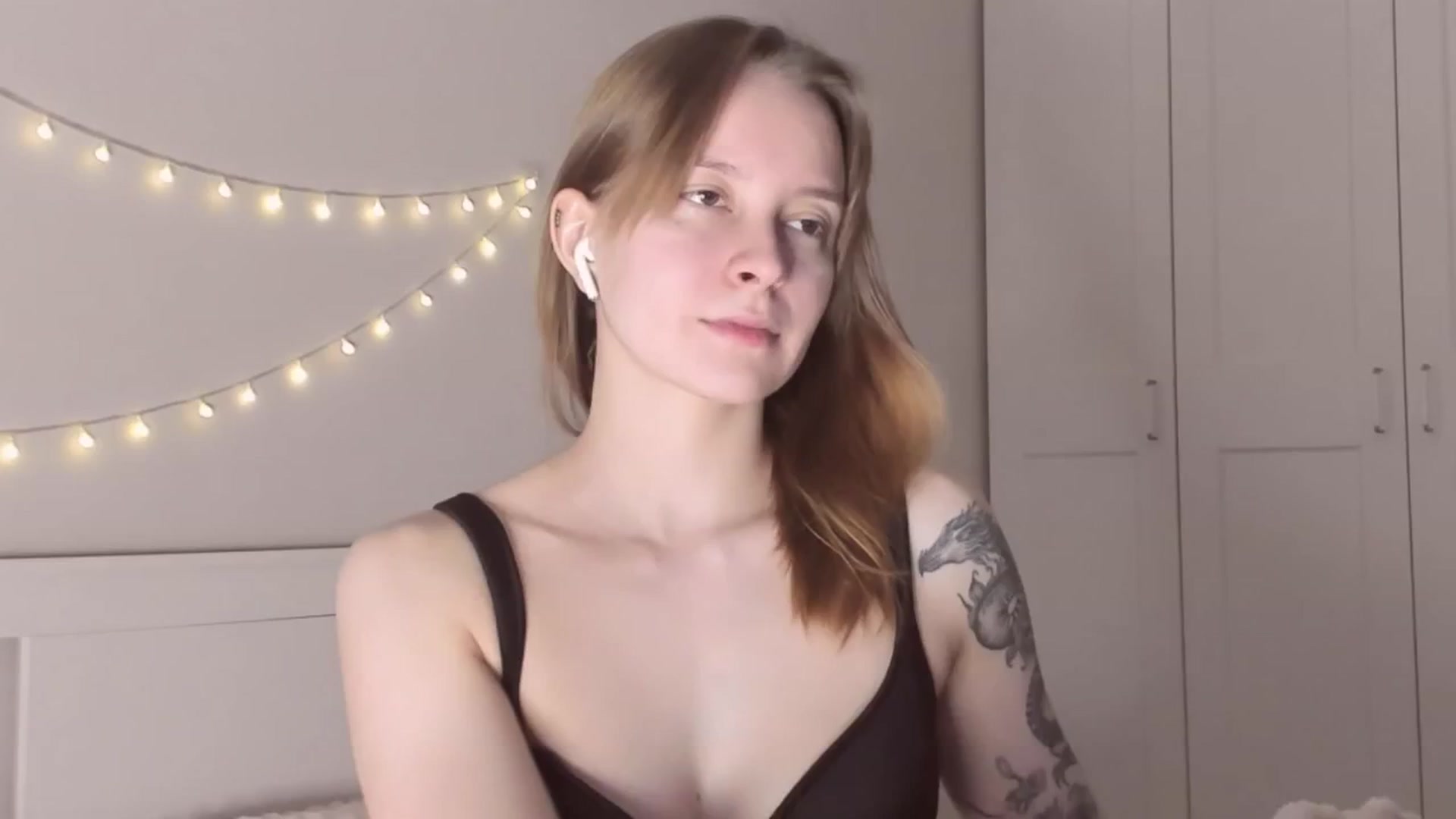 Gallery image thumbnail from AshlyPetite's myfreecams stream on, 01/18/2026, 18:32 image 11 of 20