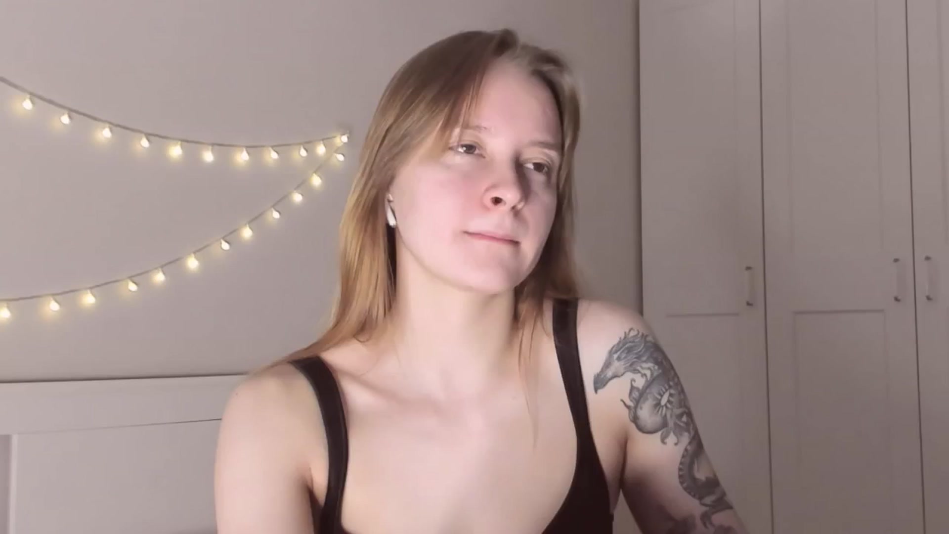 Gallery image thumbnail from AshlyPetite's myfreecams stream on, 01/18/2026, 18:32 image 10 of 20
