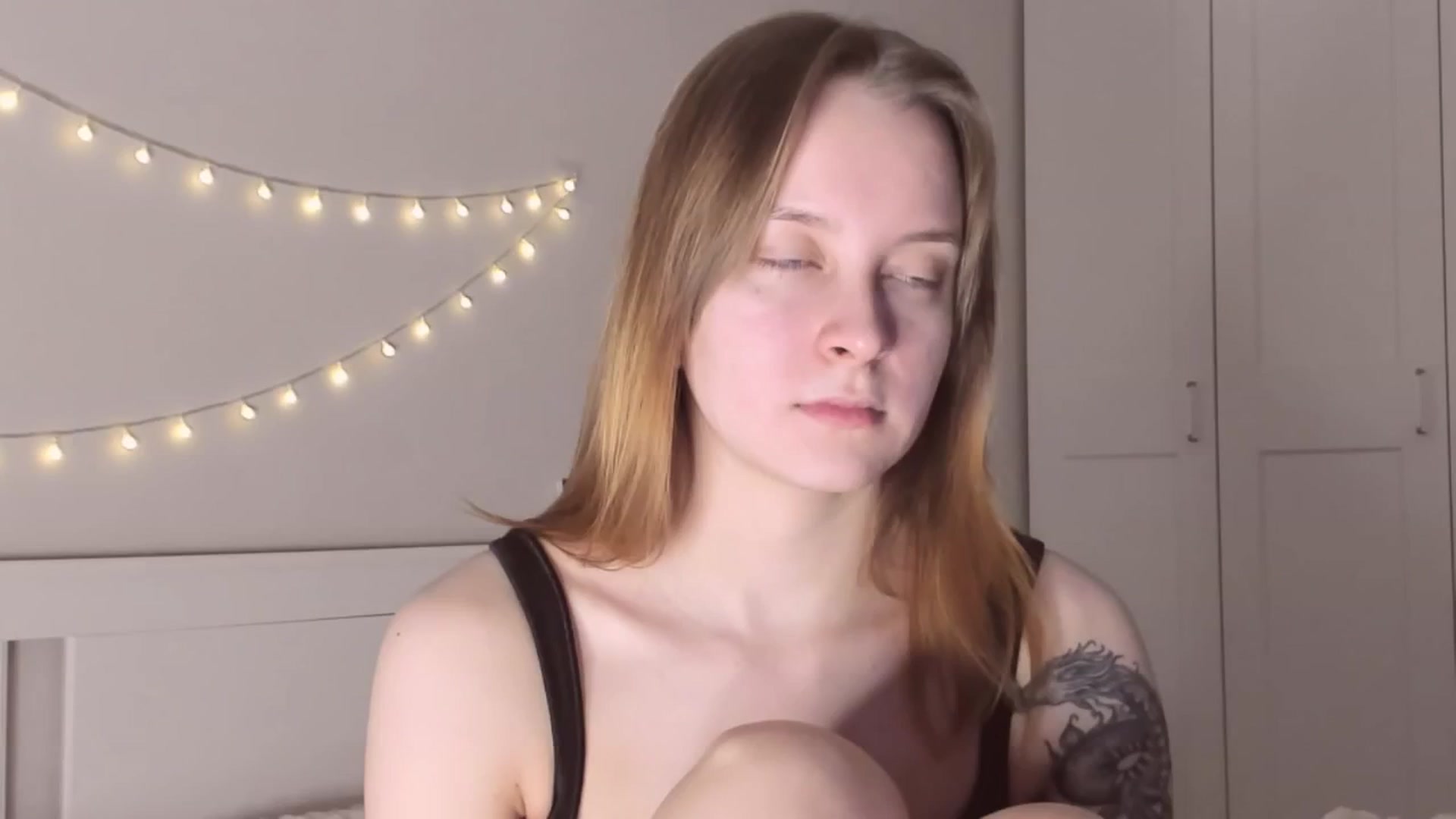 Gallery image thumbnail from AshlyPetite's myfreecams stream on, 01/18/2026, 19:19 image 11 of 20