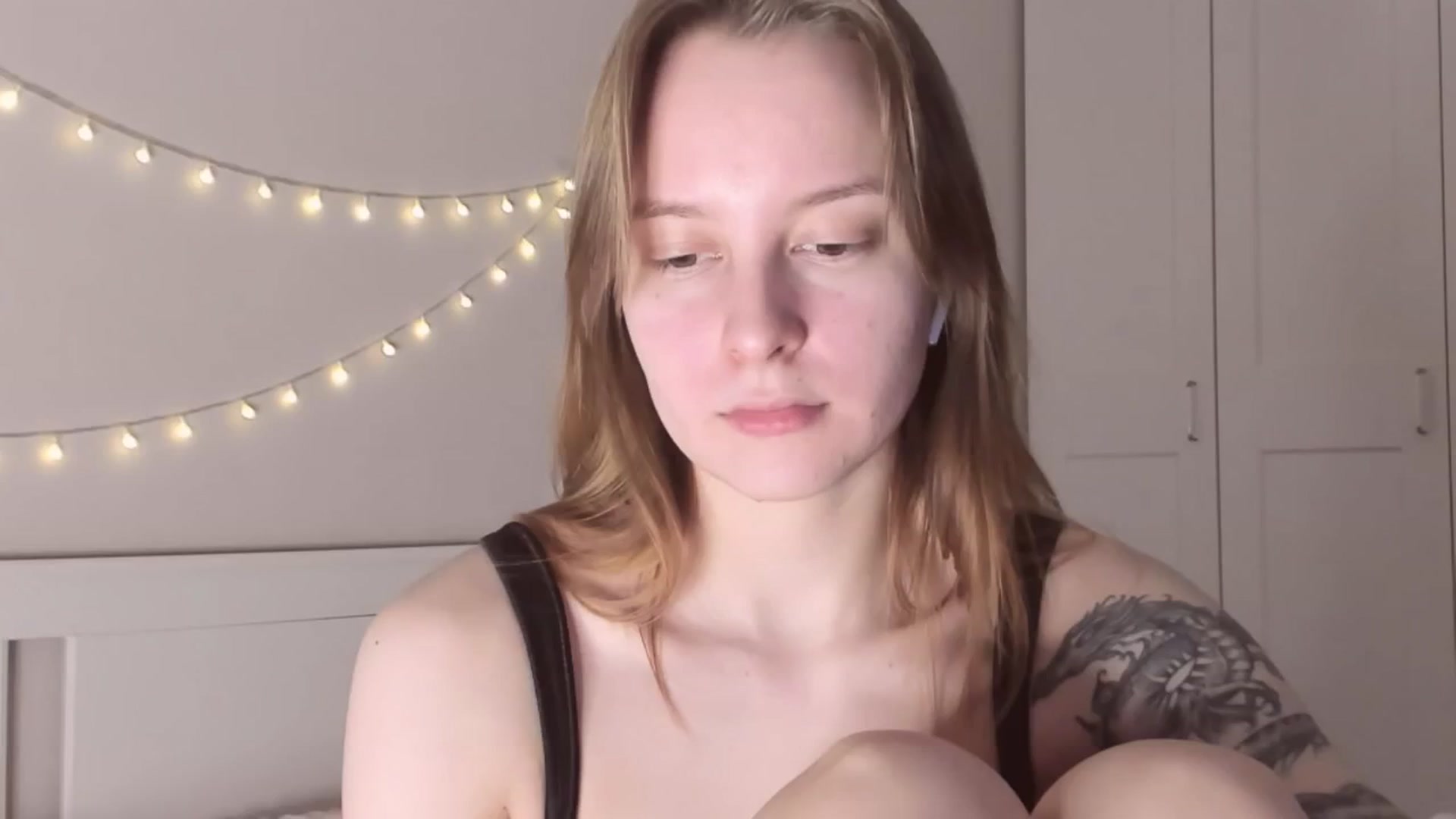 Gallery image thumbnail from AshlyPetite's myfreecams stream on, 01/18/2026, 19:19 image 18 of 20