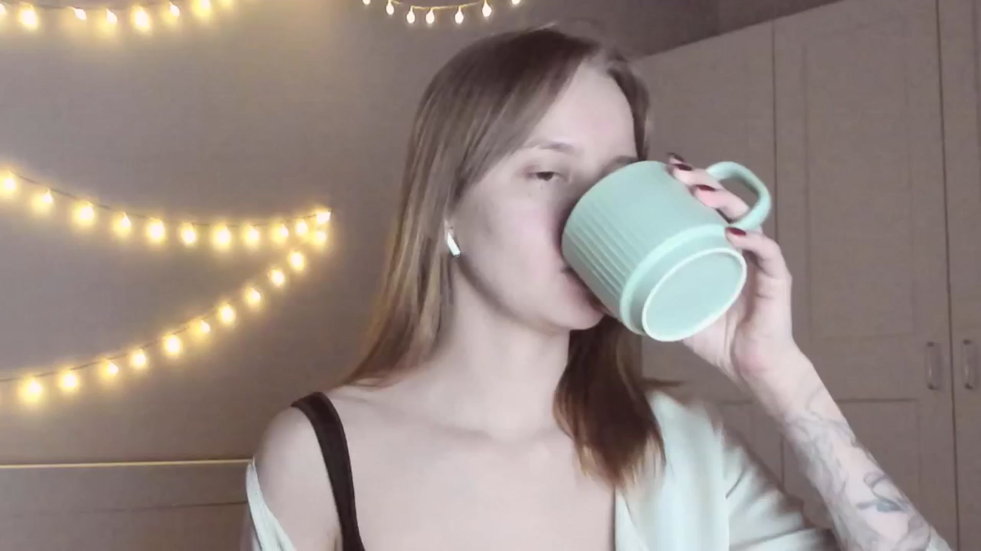 Gallery image thumbnail from AshlyPetite's myfreecams stream on, 01/26/2026, 19:37 image 17 of 20