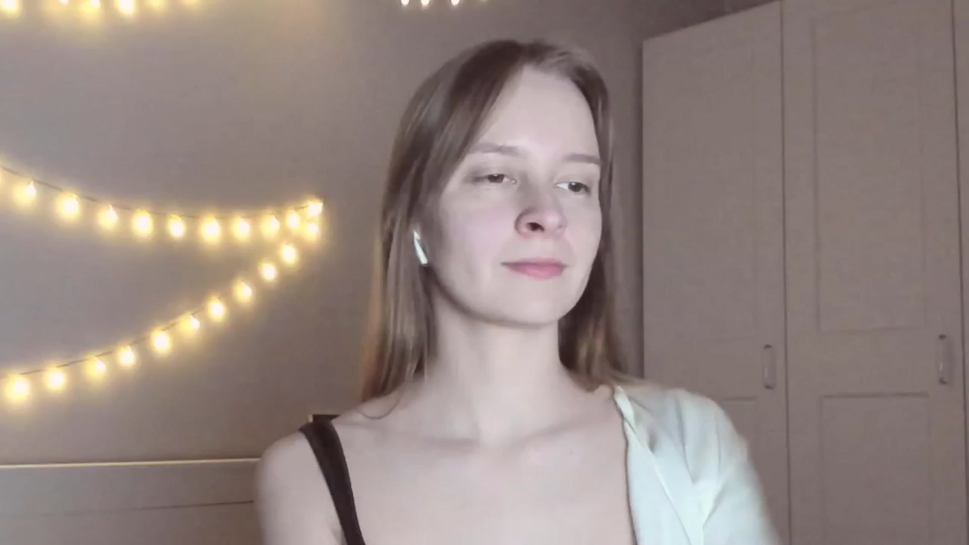 Gallery image thumbnail from AshlyPetite's myfreecams stream on, 01/26/2026, 19:37 image 9 of 20