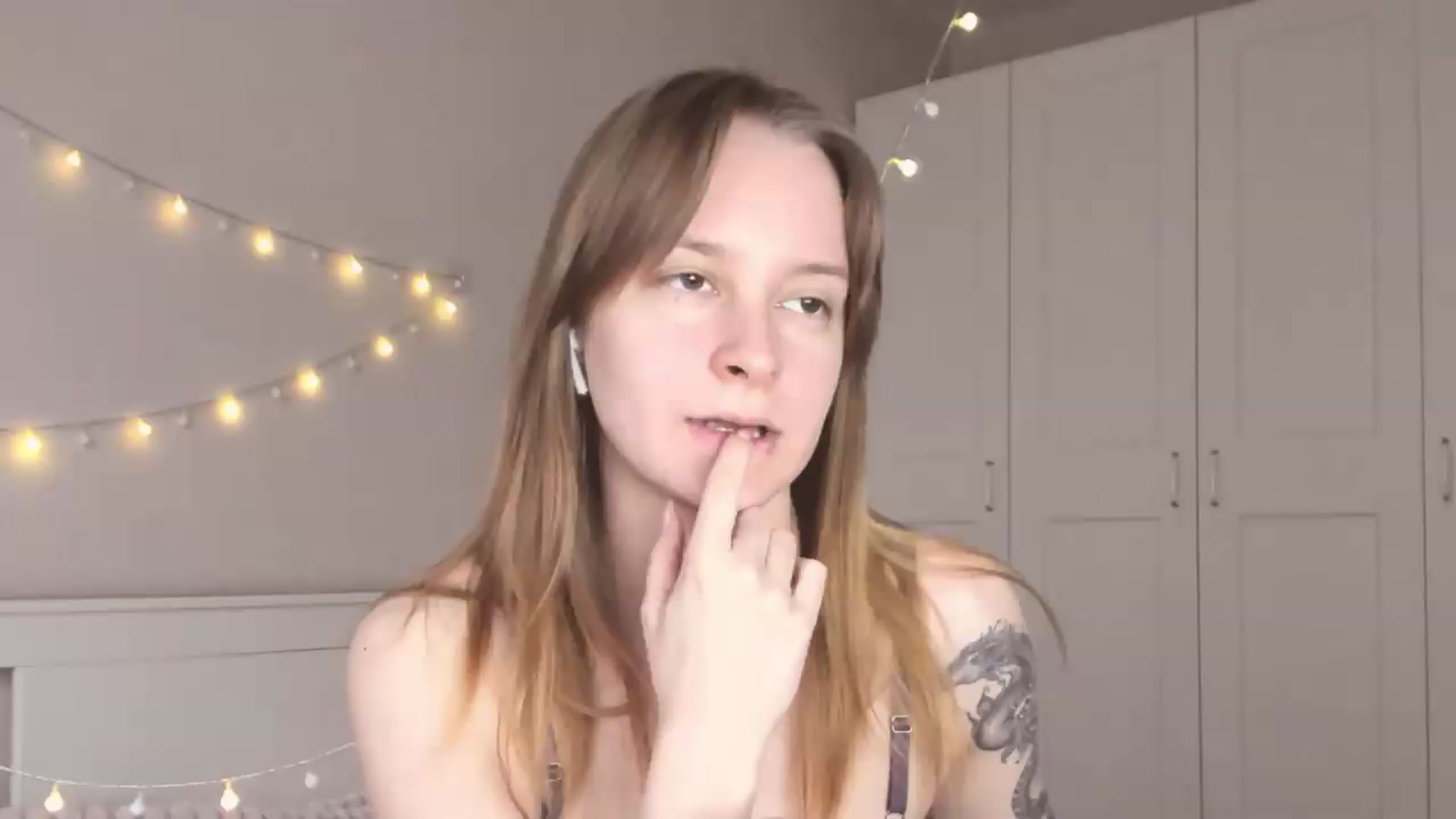 Gallery image thumbnail from AshlyPetite's myfreecams stream on, 05/06/2026, 17:57 image 5 of 20