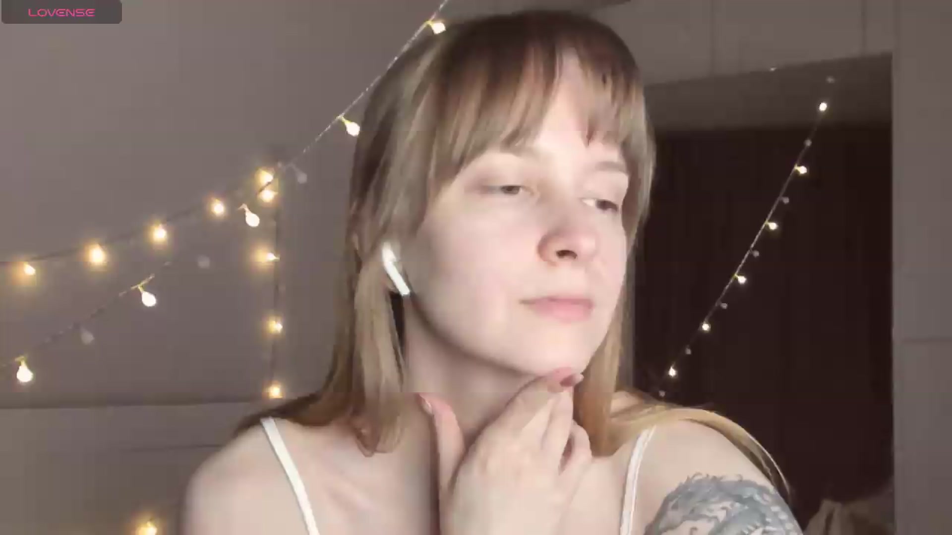 Gallery image thumbnail from AshlyPetite's myfreecams stream on, 05/16/2026, 19:31 image 16 of 20