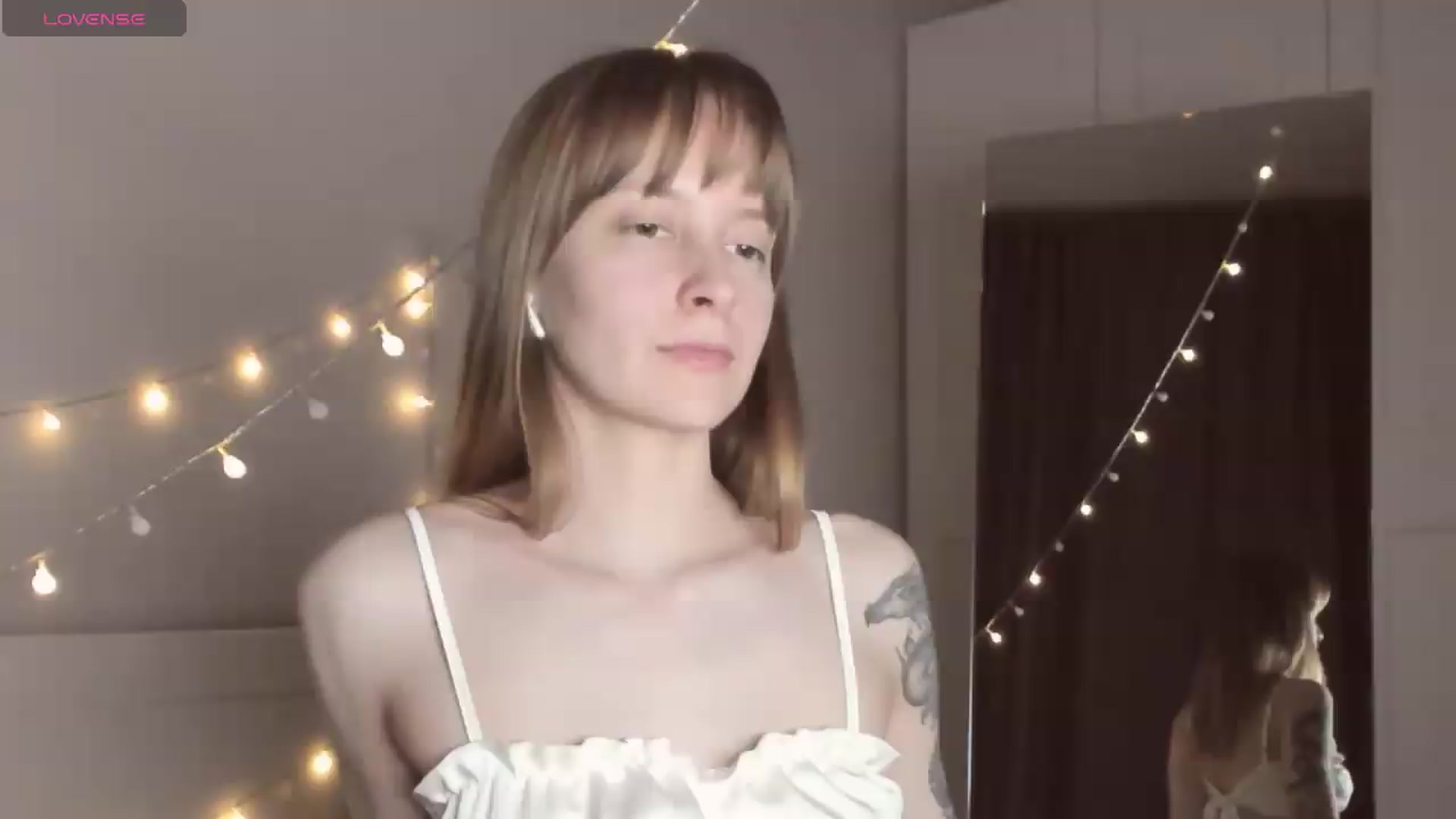 Gallery image thumbnail from AshlyPetite's myfreecams stream on, 05/16/2026, 19:31 image 19 of 20
