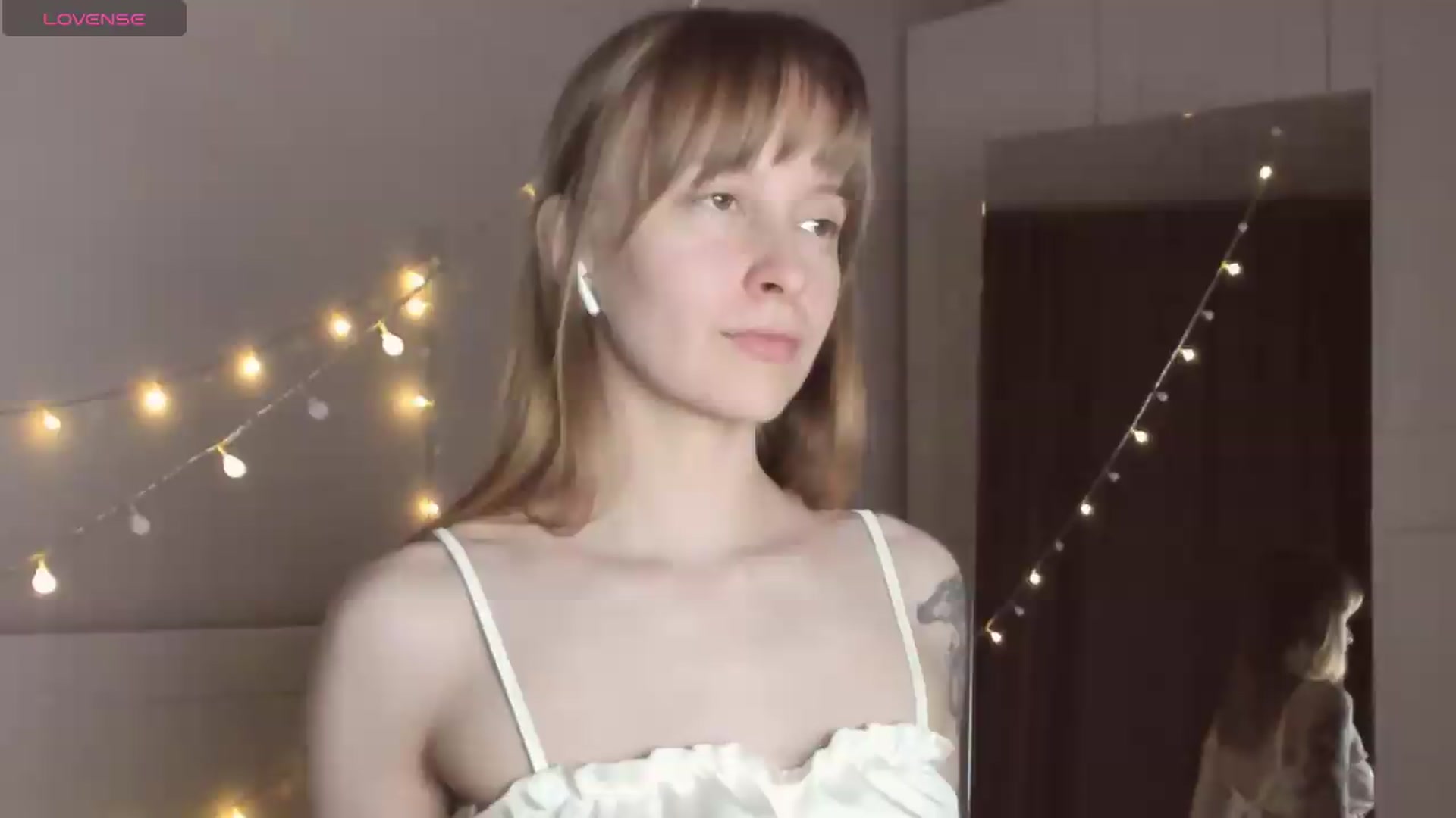 Gallery image thumbnail from AshlyPetite's myfreecams stream on, 05/16/2026, 19:31 image 18 of 20