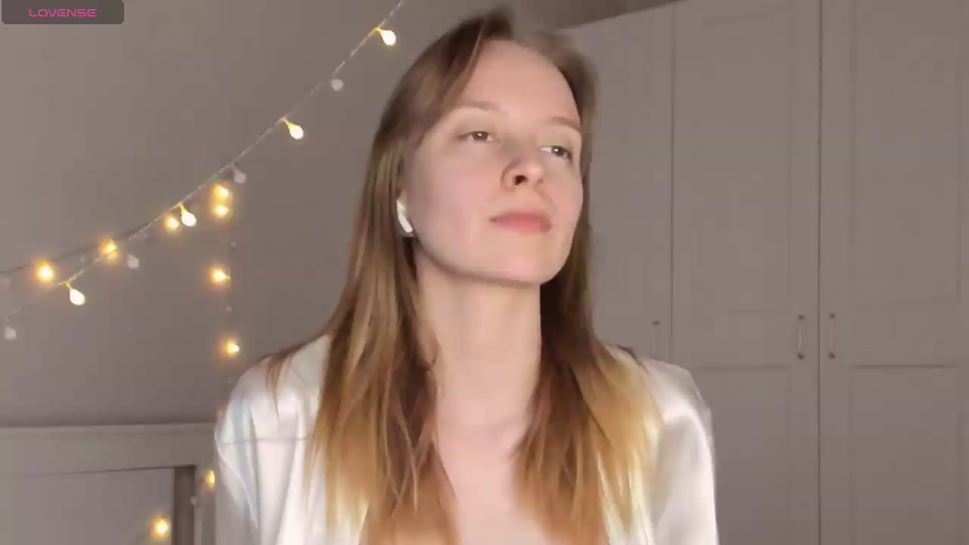 Gallery image thumbnail from AshlyPetite's myfreecams stream on, 05/25/2026, 18:23 image 15 of 20