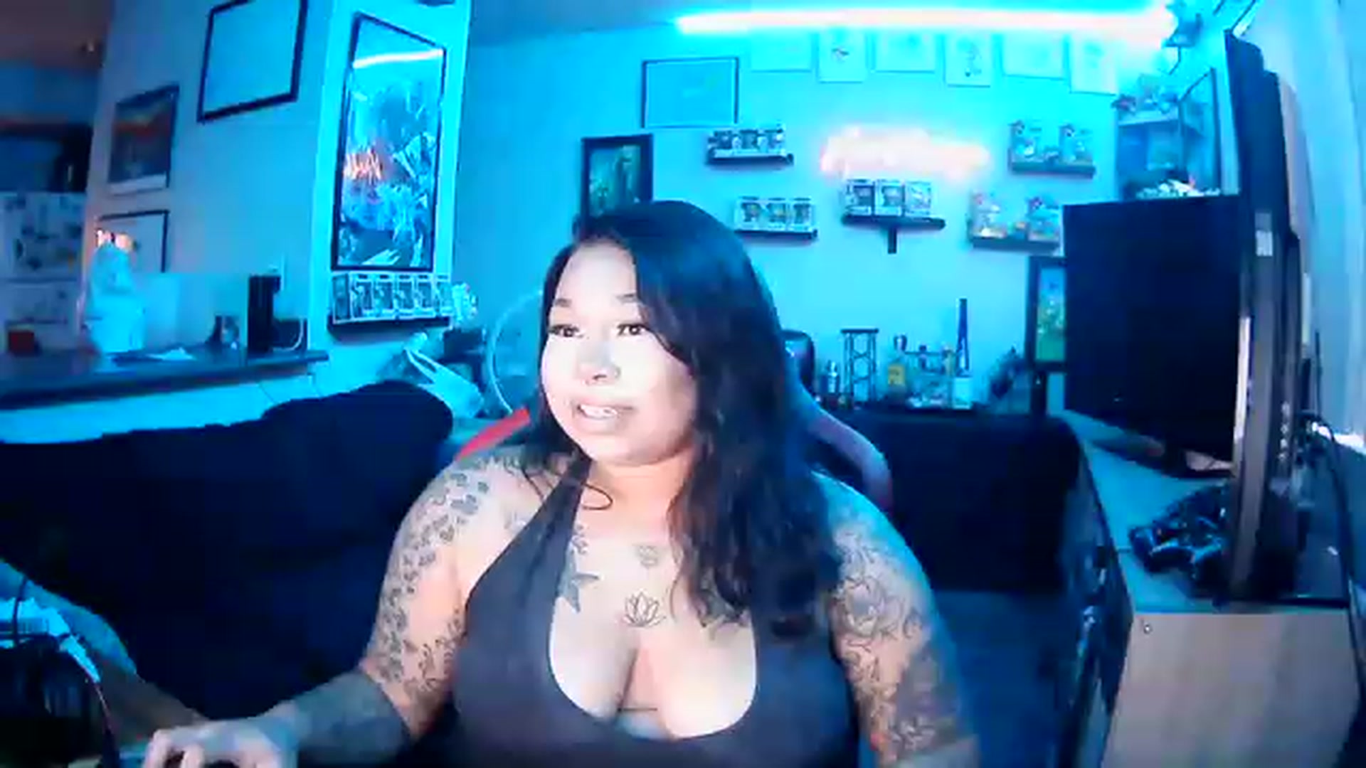 Gallery image thumbnail from AshlynnM's myfreecams stream on, 12/01/2022, 24:57 image 14 of 20