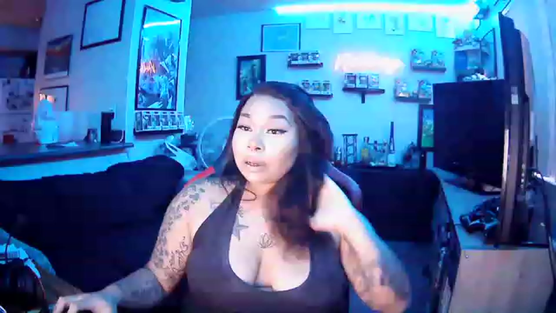 Gallery image thumbnail from AshlynnM's myfreecams stream on, 12/01/2022, 24:57 image 15 of 20