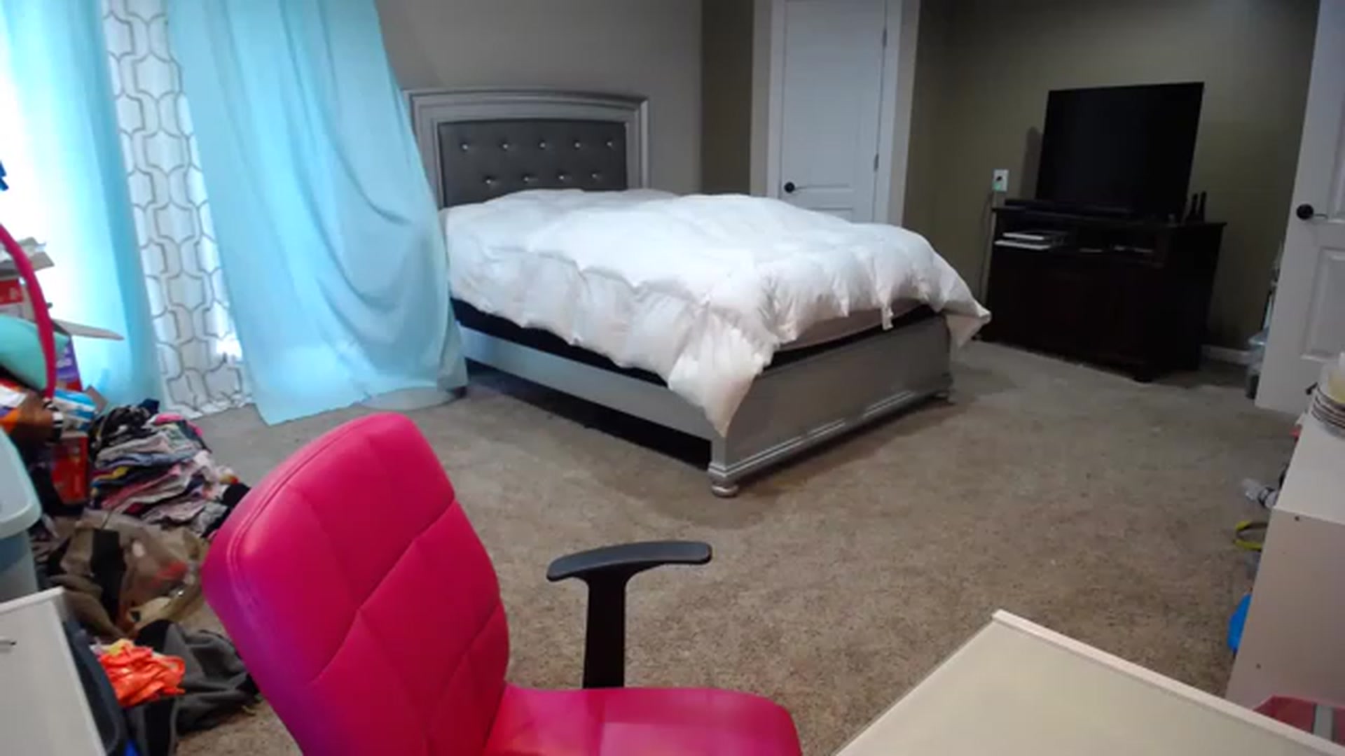 Gallery image thumbnail from AshlynnStorm's myfreecams stream on, 11/14/2022, 20:19 image 4 of 20